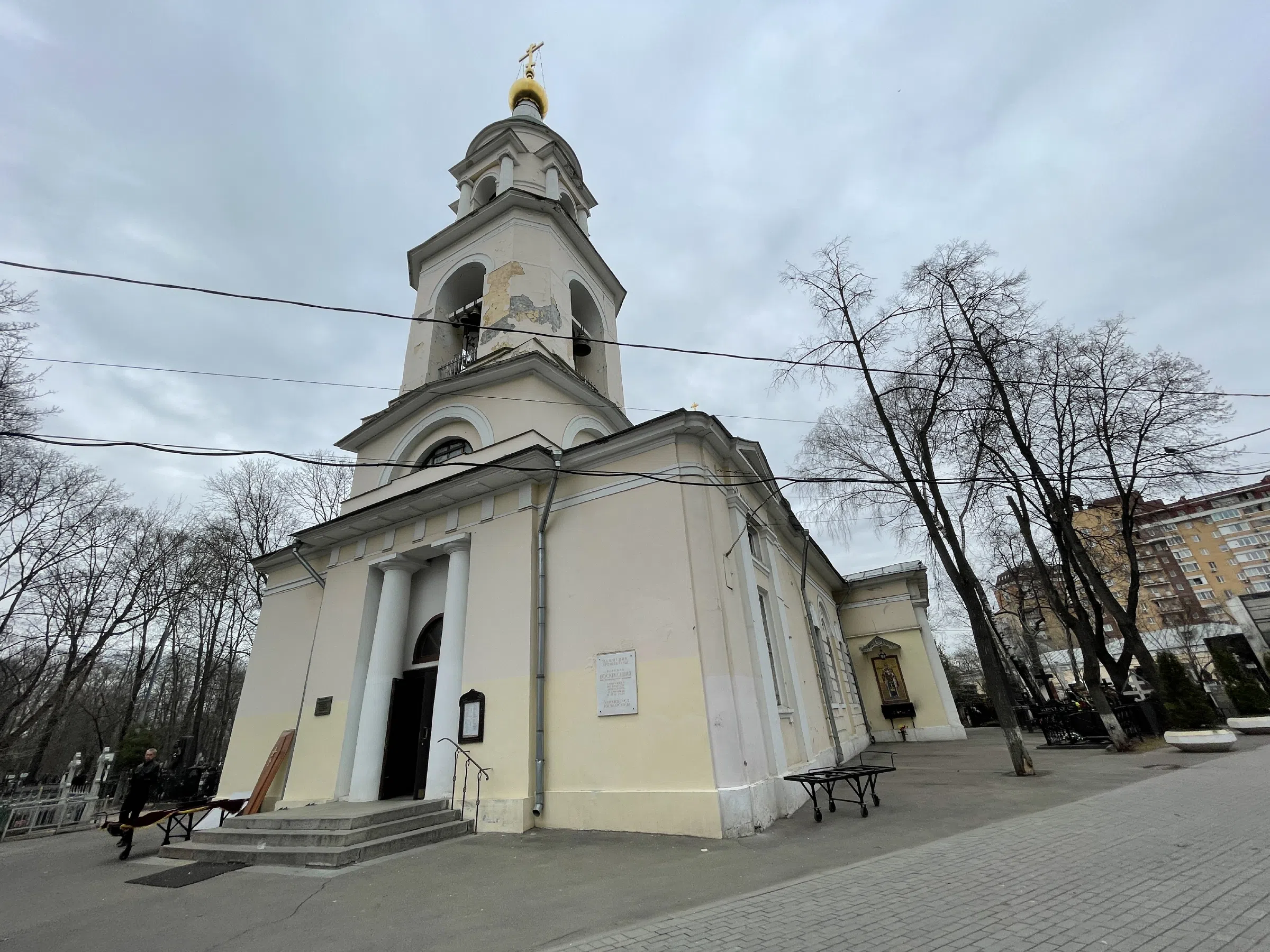 Старое кладбище с храмом, фото 5