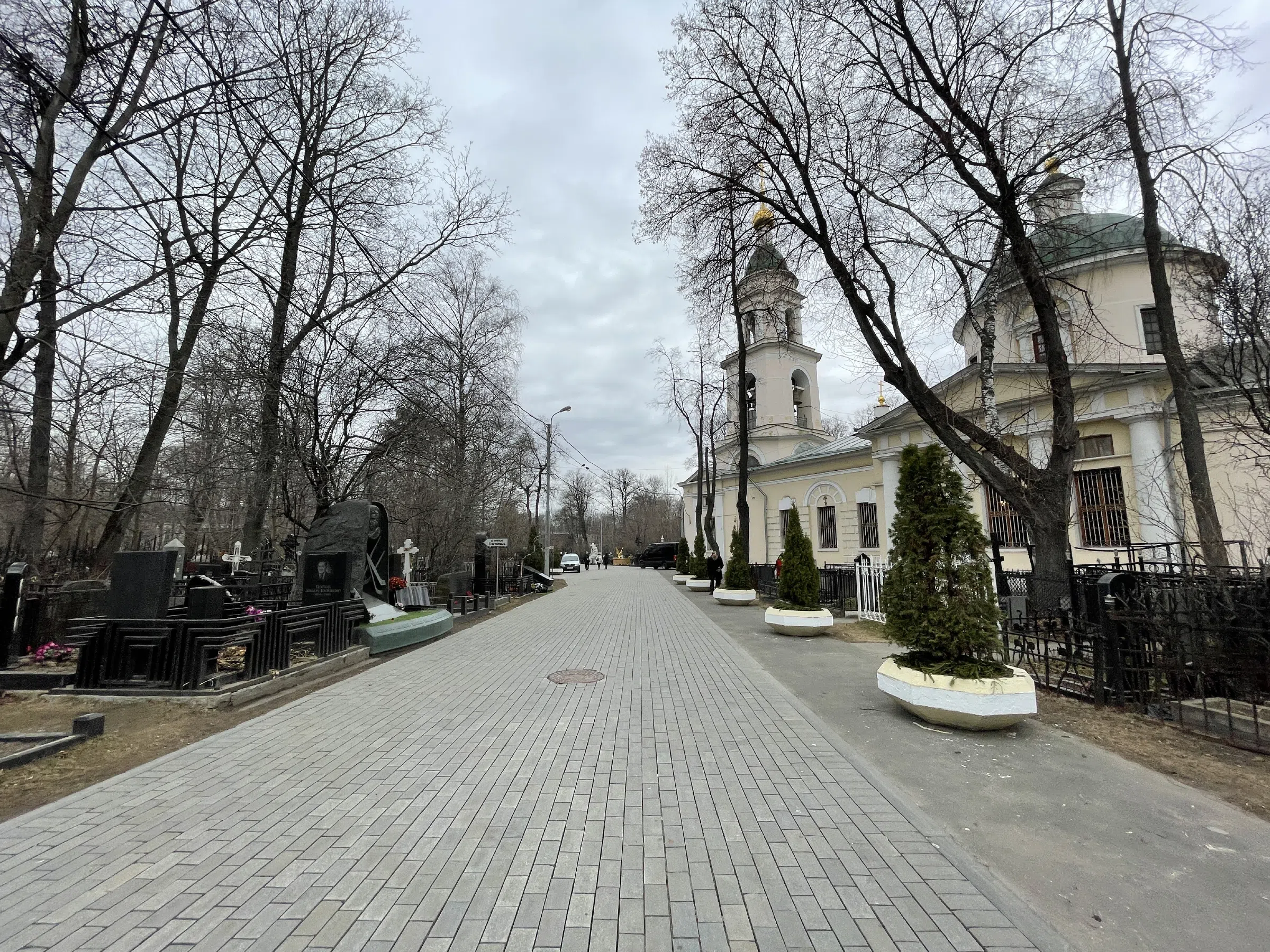 Старое кладбище с храмом, фото 3