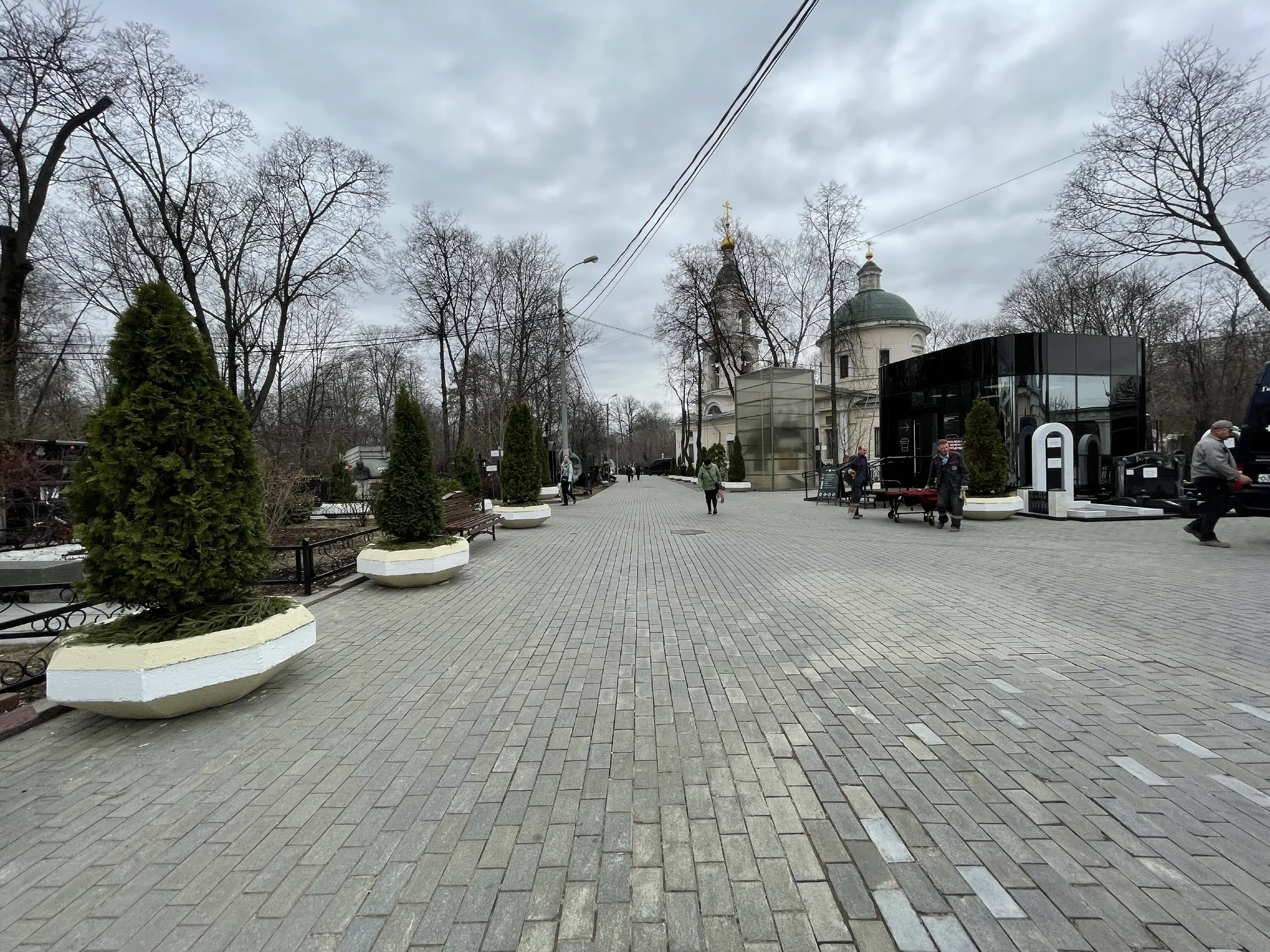 Старое кладбище с храмом, фото 1