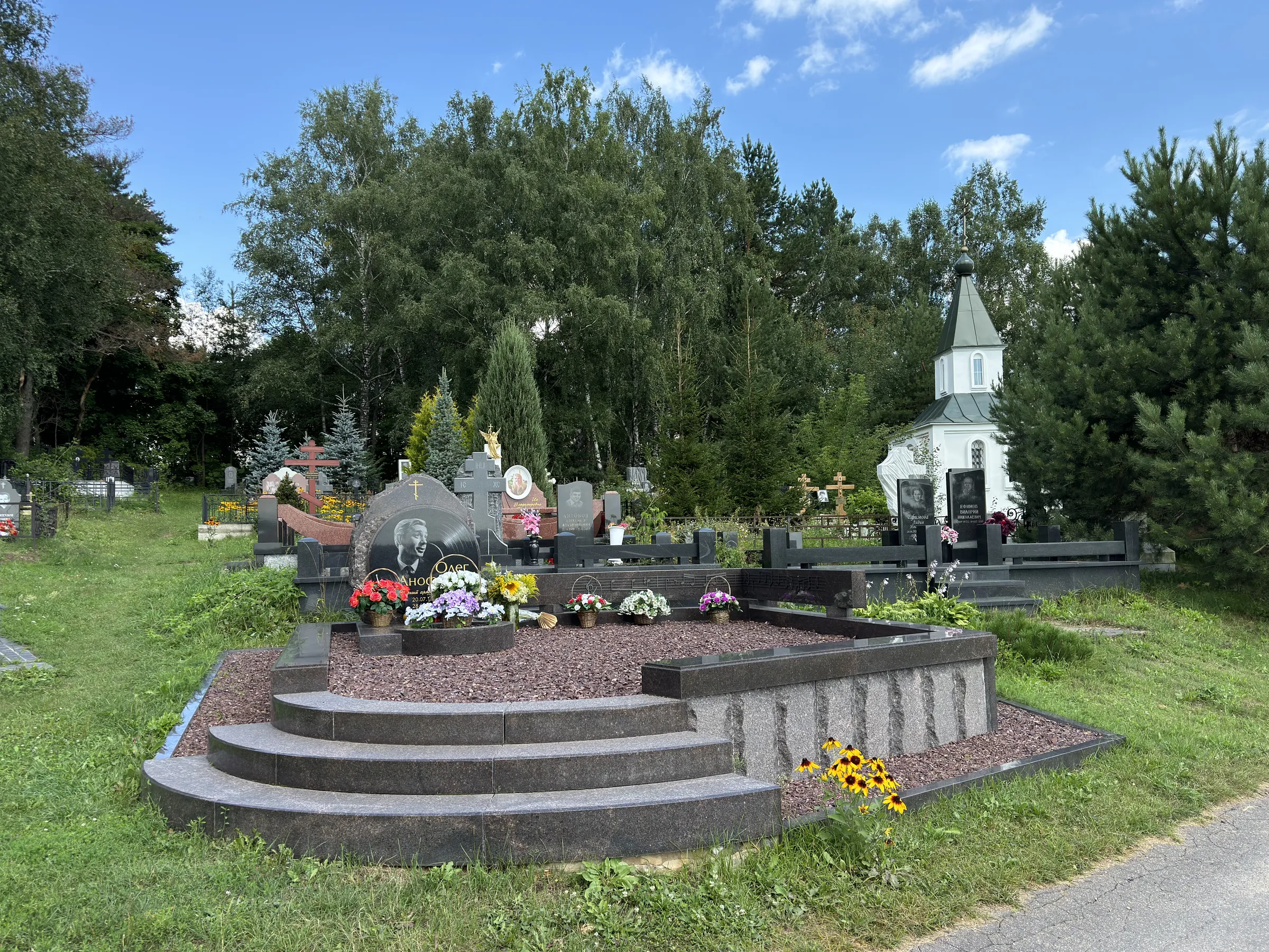 Лесное кладбище с мемориалом, фото 8