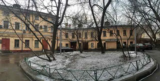 Сталинка с двором-колодцем, фото 1