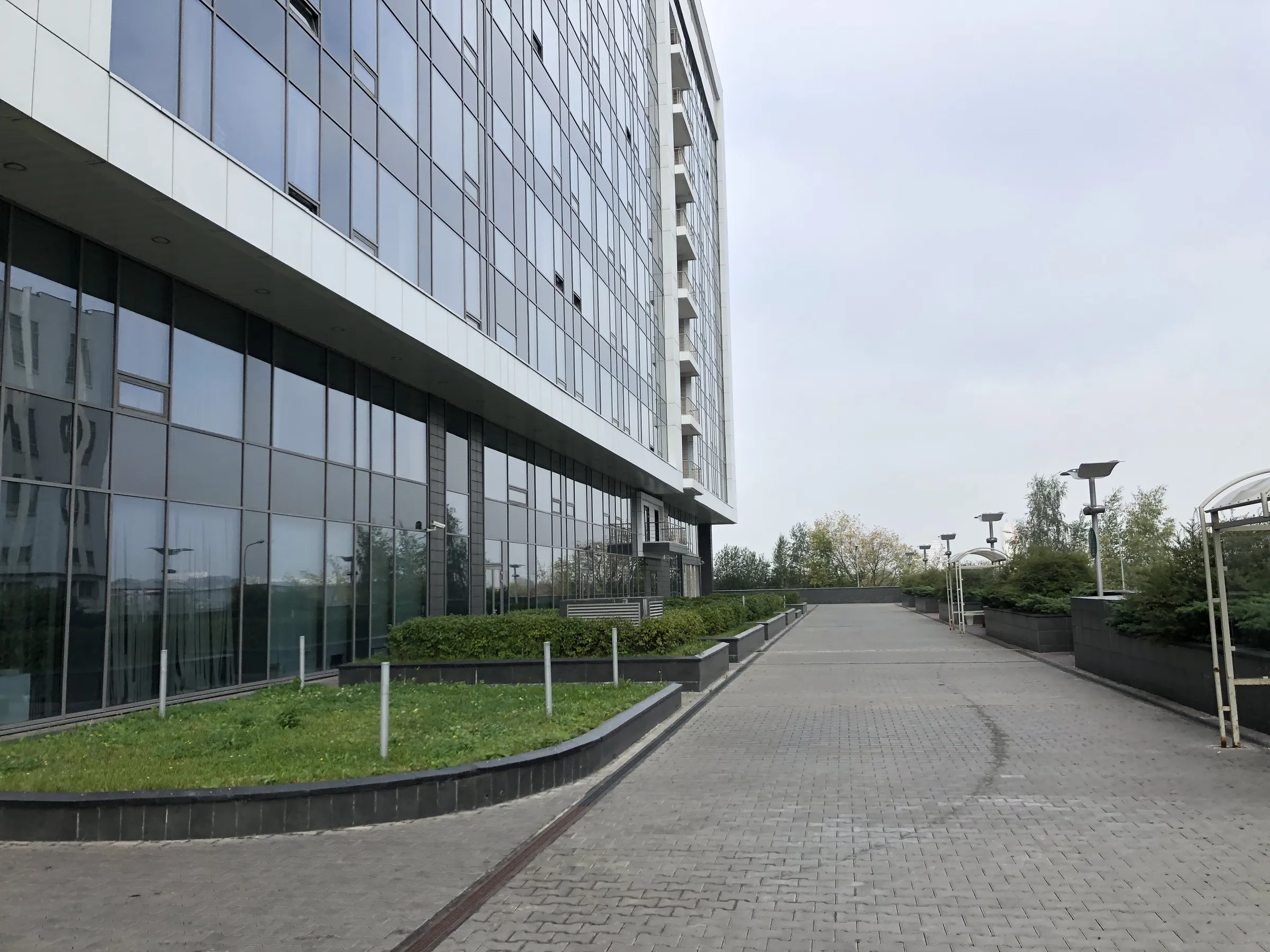 Офис со стеклянным мостом, фото 18