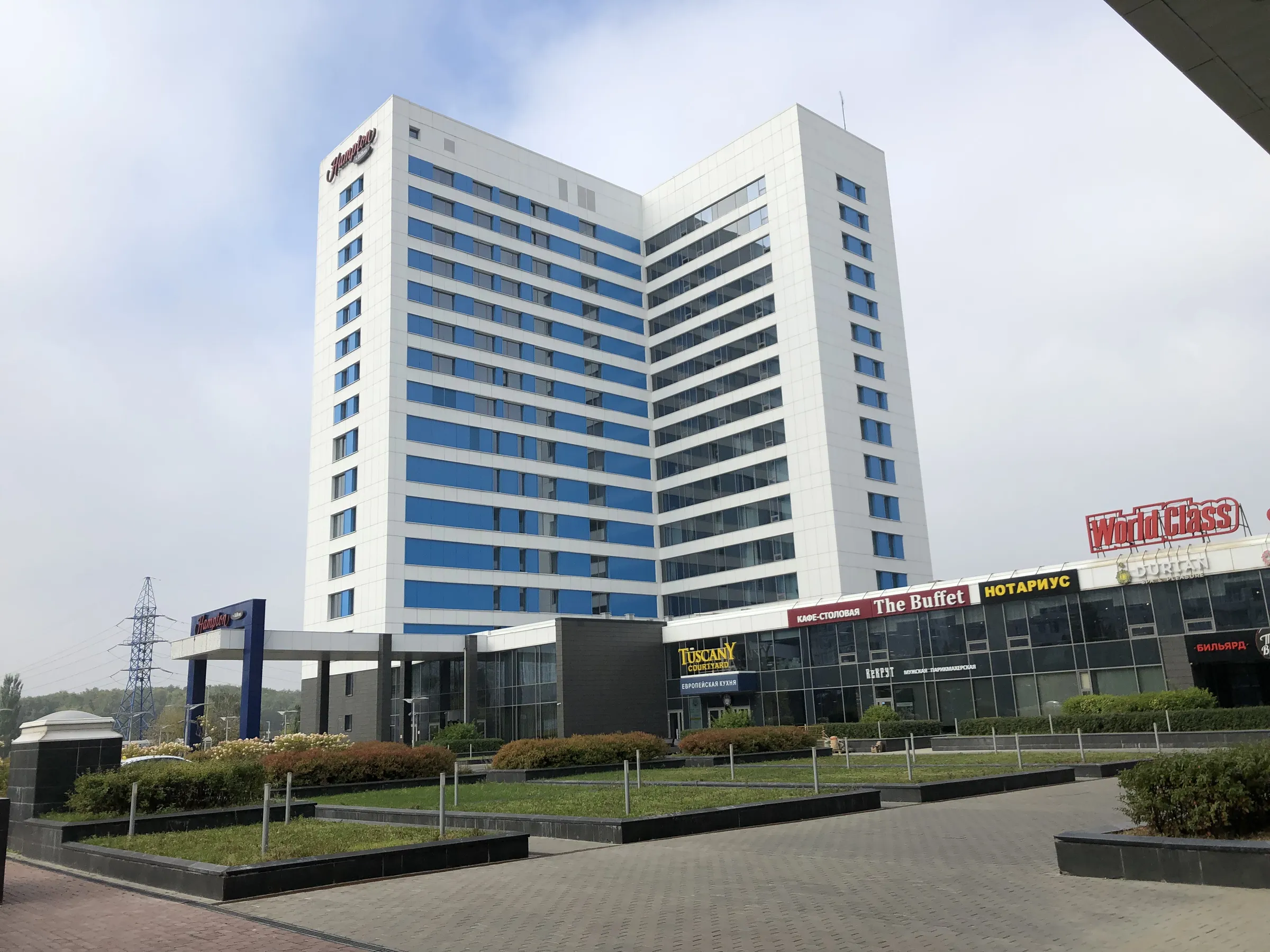 Офис со стеклянным мостом, фото 4