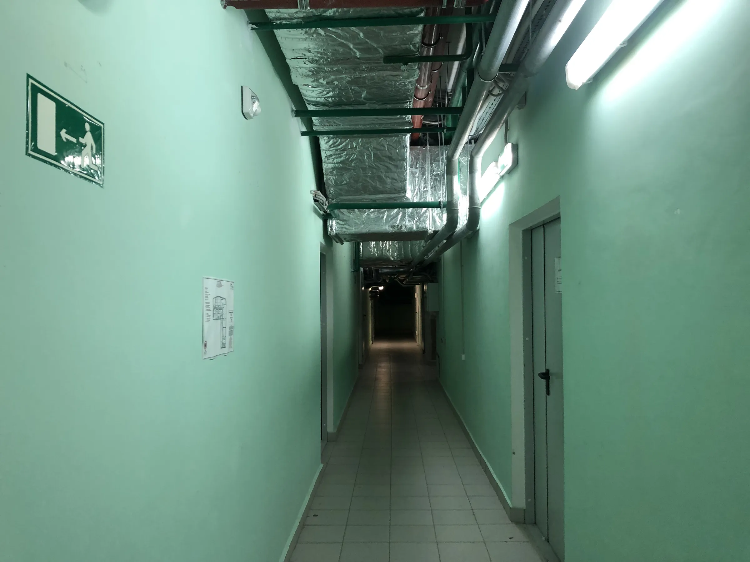 Офис со стеклянным мостом, фото 22