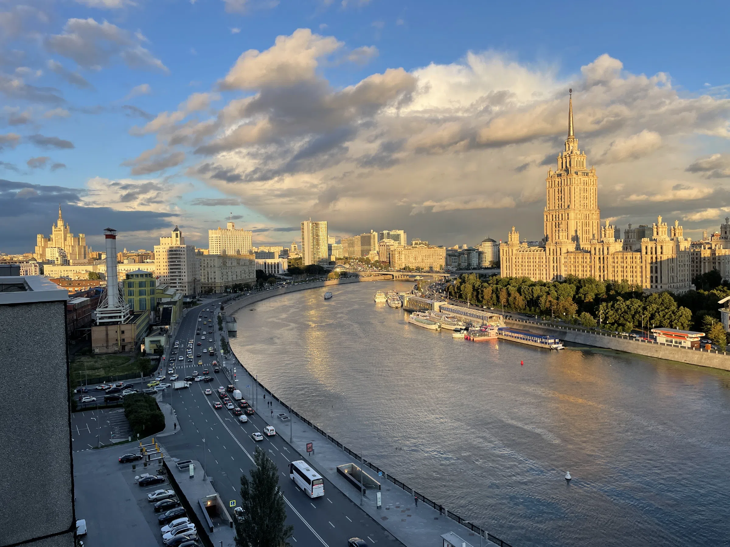 Офис с видом на сталинку, фото 4