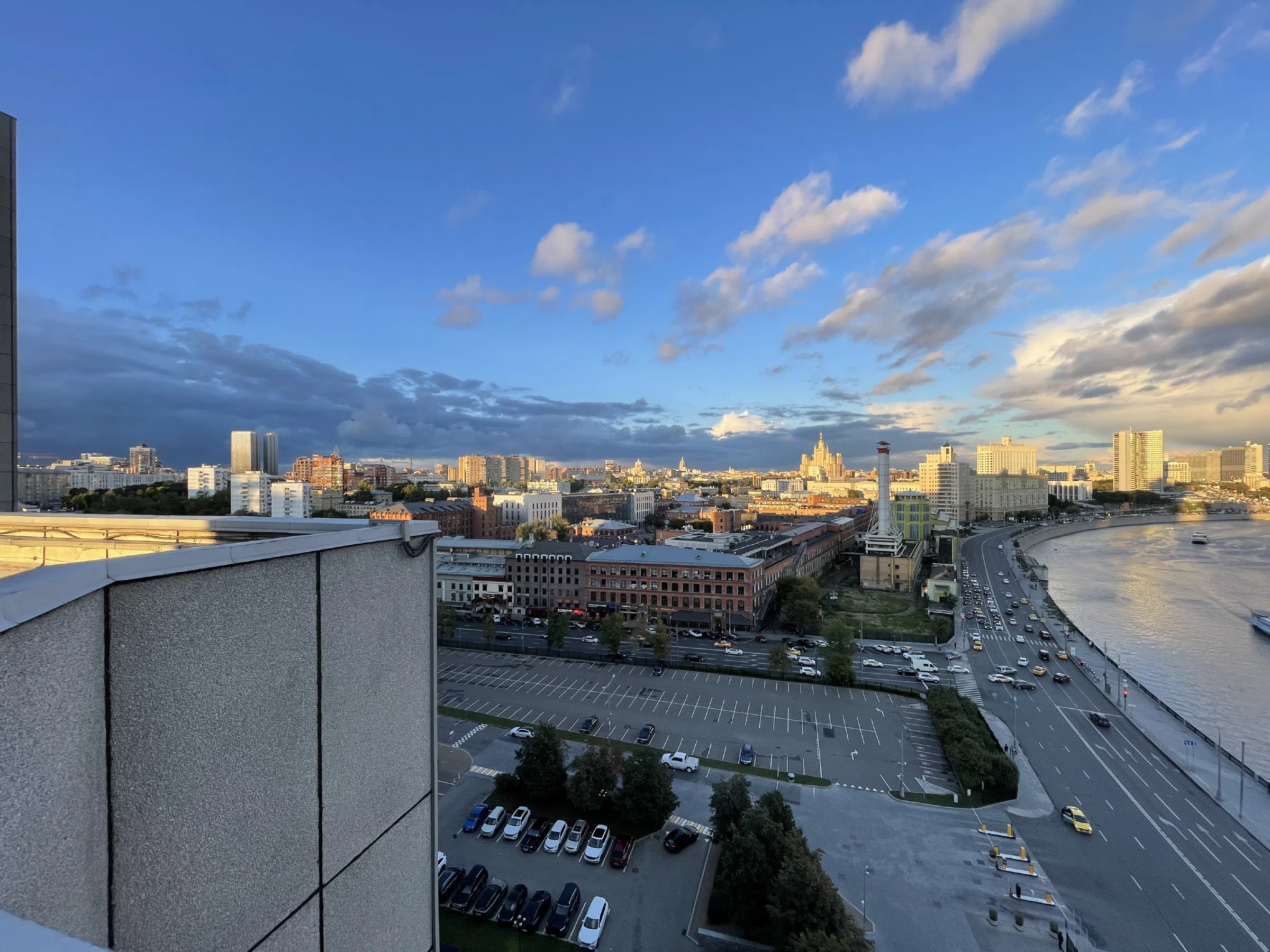Офис с видом на сталинку, фото 22