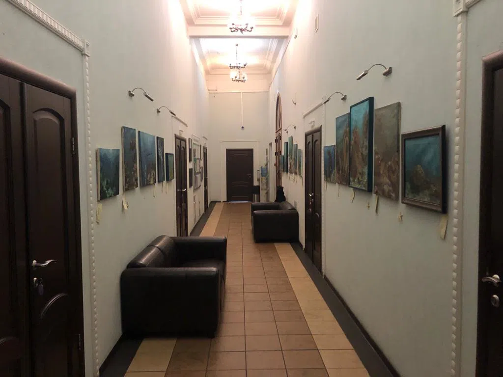 Офис с колоннами и крышей, фото 11