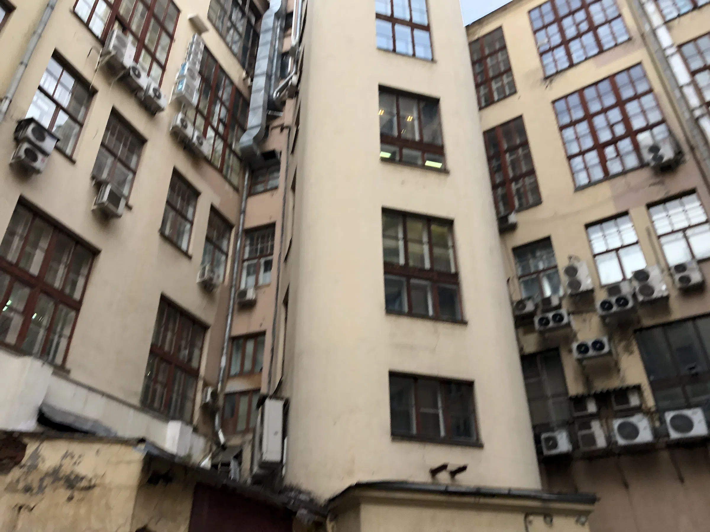 Двор индустриальных зданий, фото 5