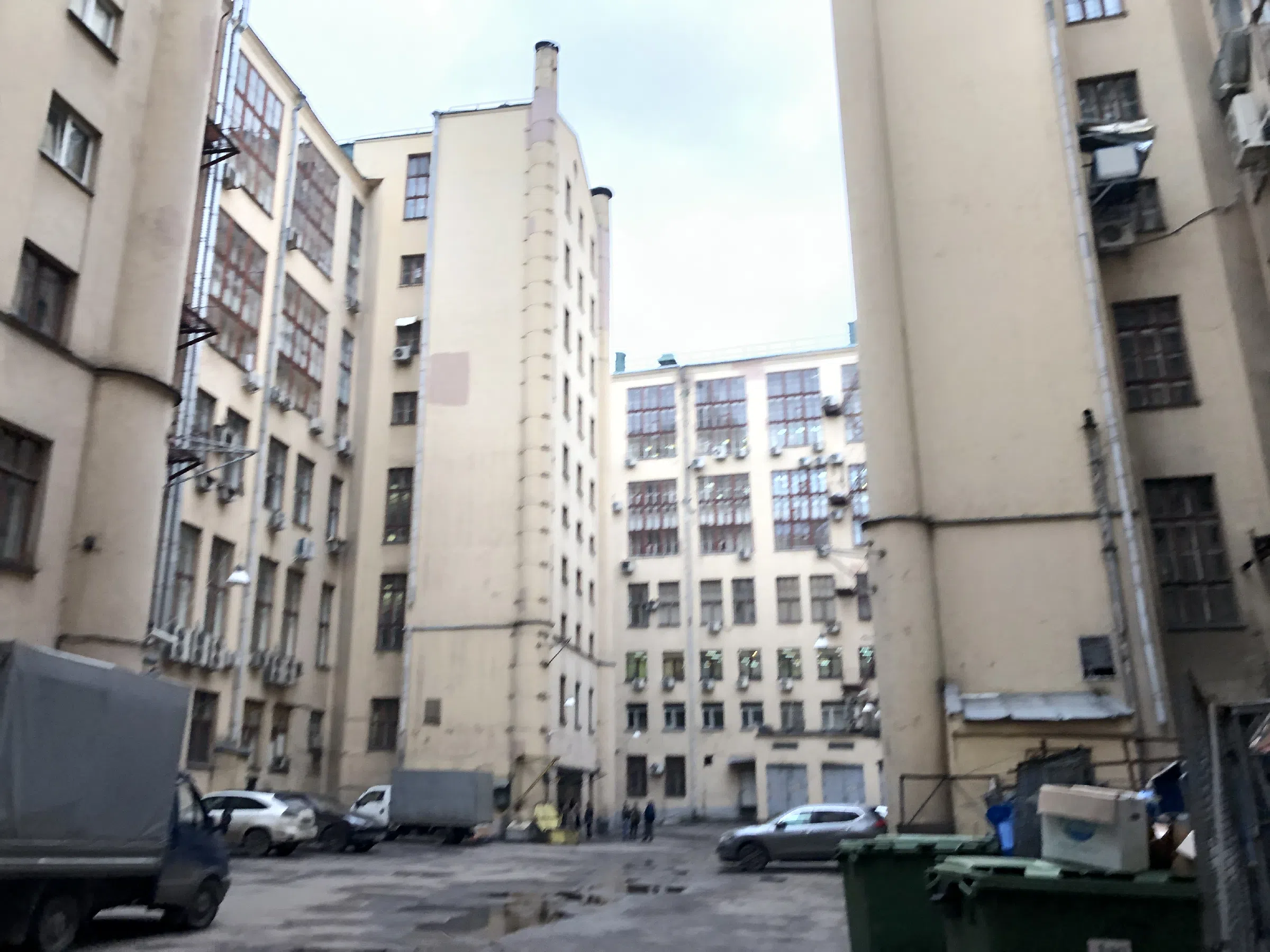 Двор индустриальных зданий, фото 6