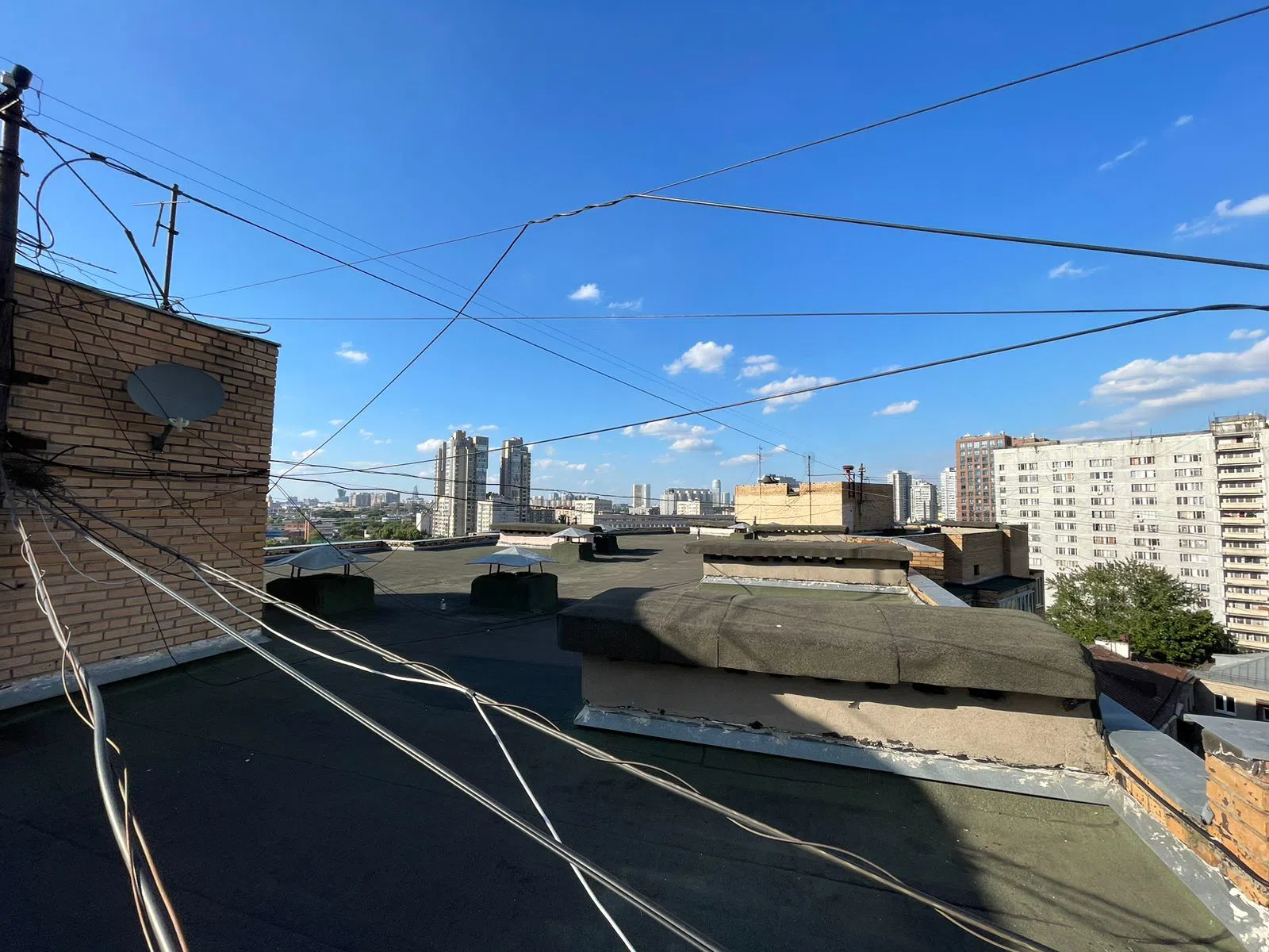 Крыша с видом на небоскрёбы, фото 1