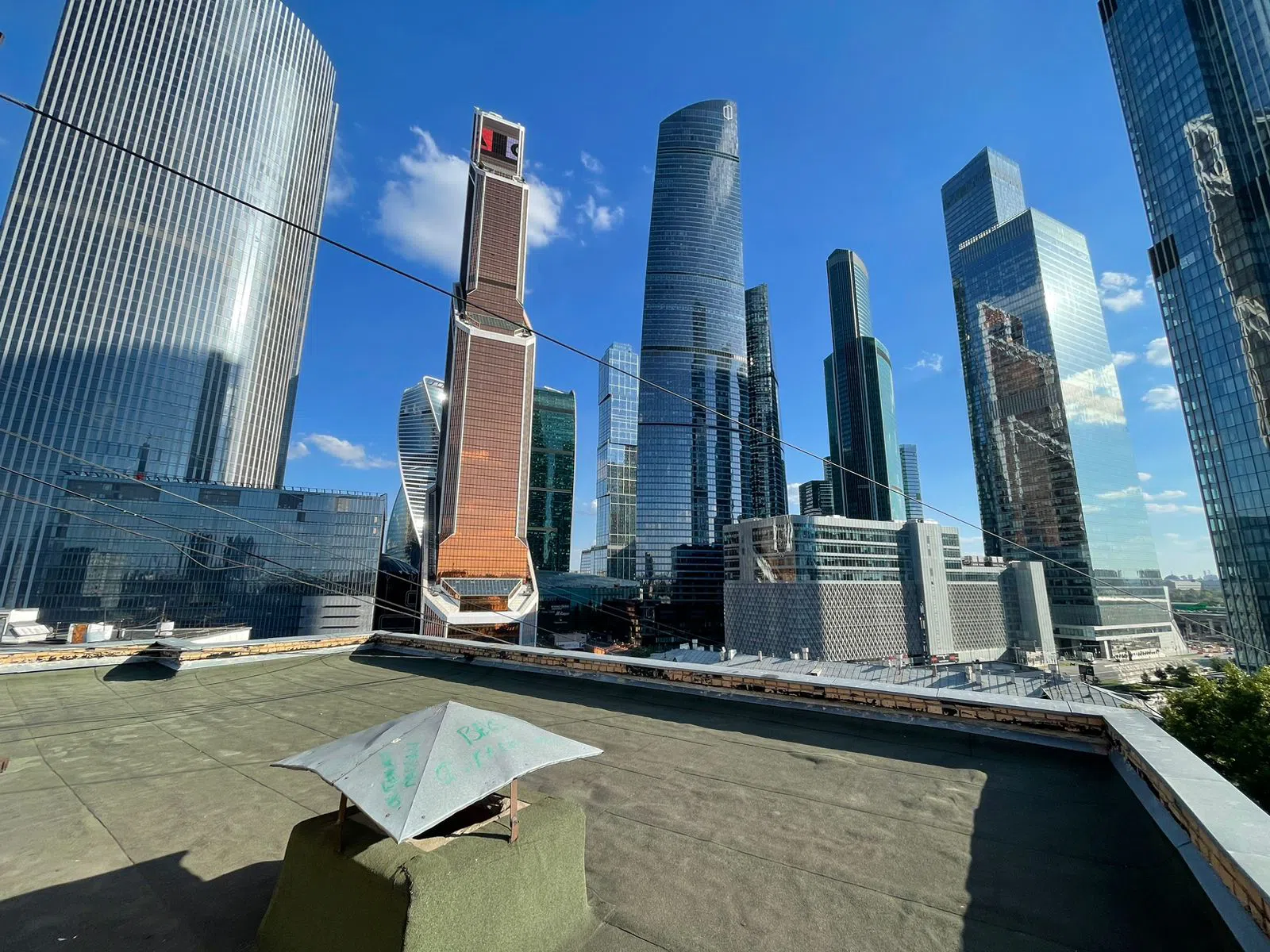 Крыша с видом на небоскрёбы, фото 4