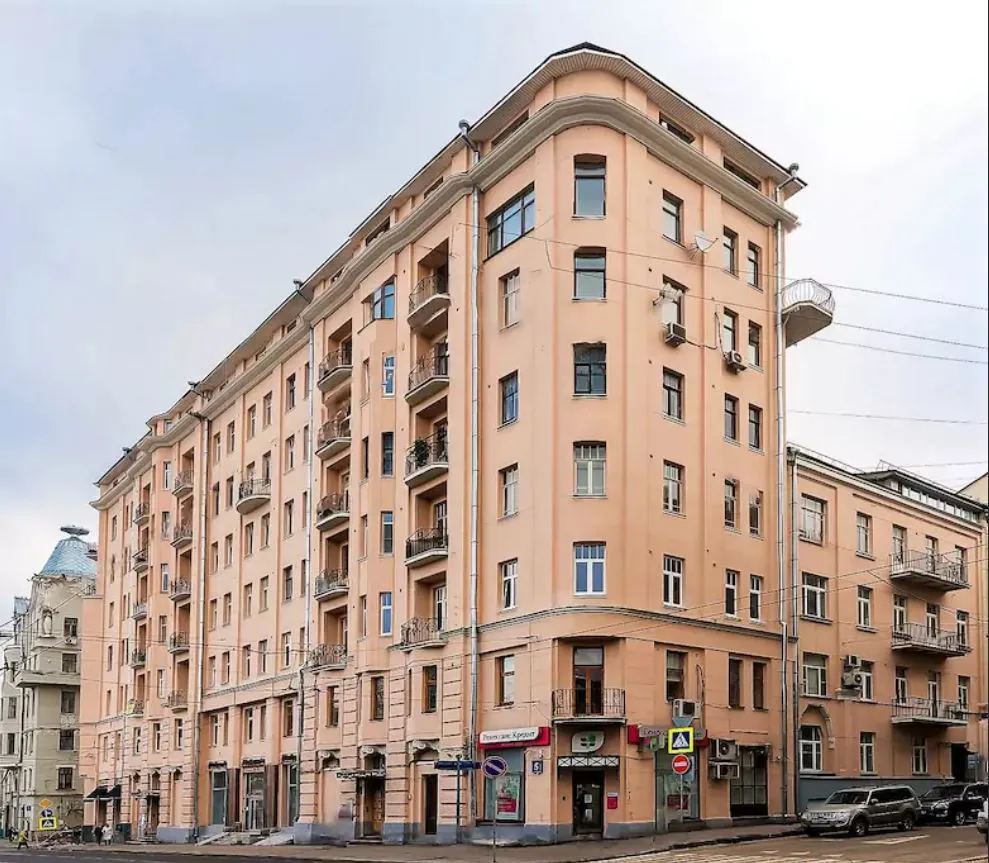 Двухуровневая квартира с лестницей, фото 7