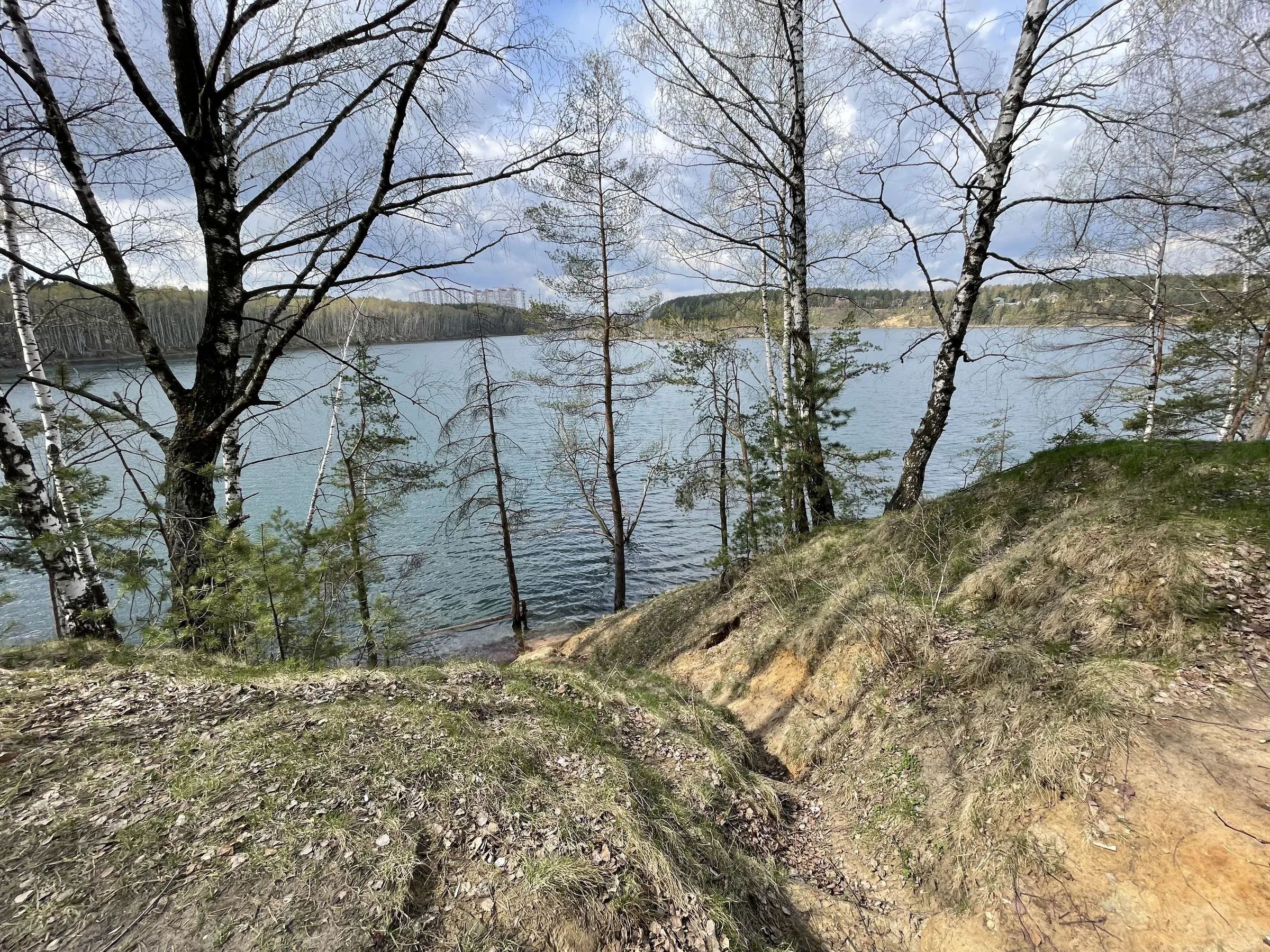 Панорама озера с обрыва, фото 2