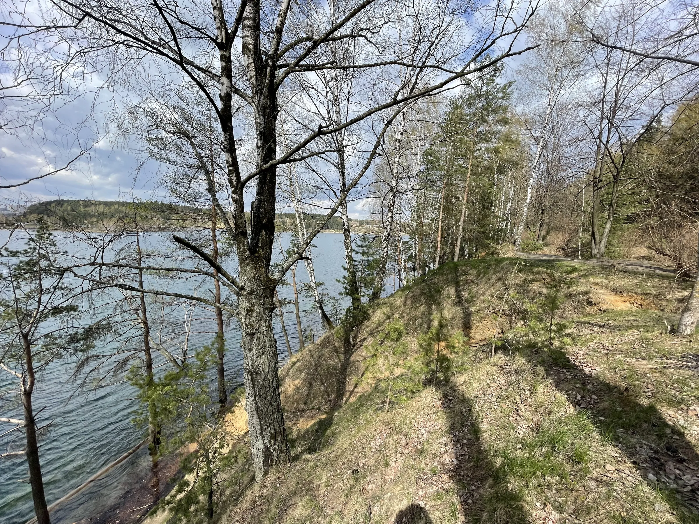 Панорама озера с обрыва, фото 1