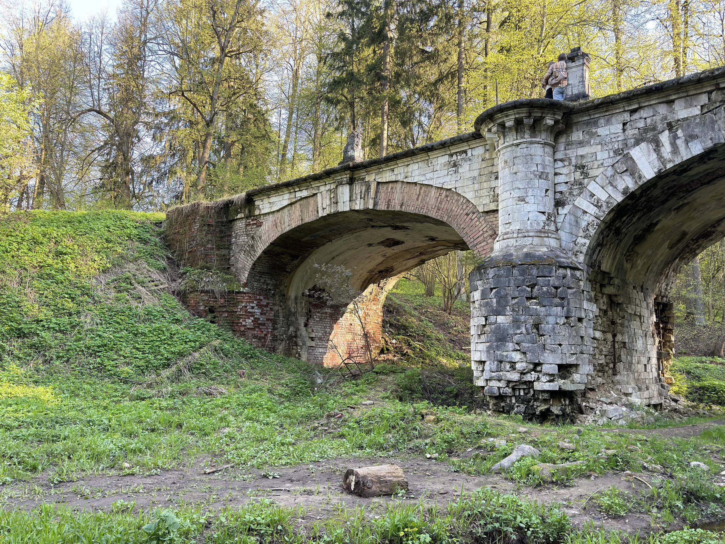 Старинный парк с мостом, фото 14