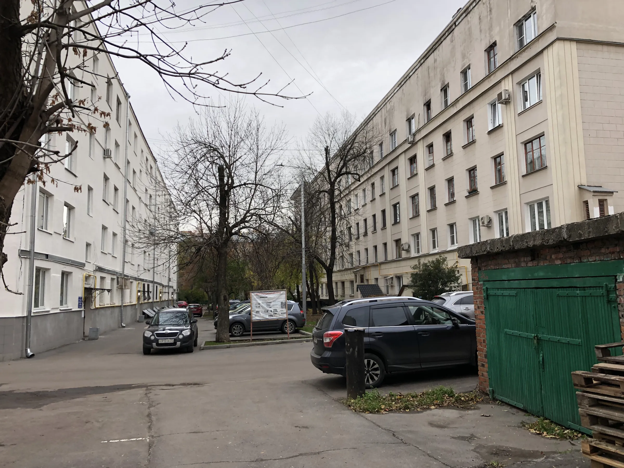 Ряды гаражей во дворе, фото 22