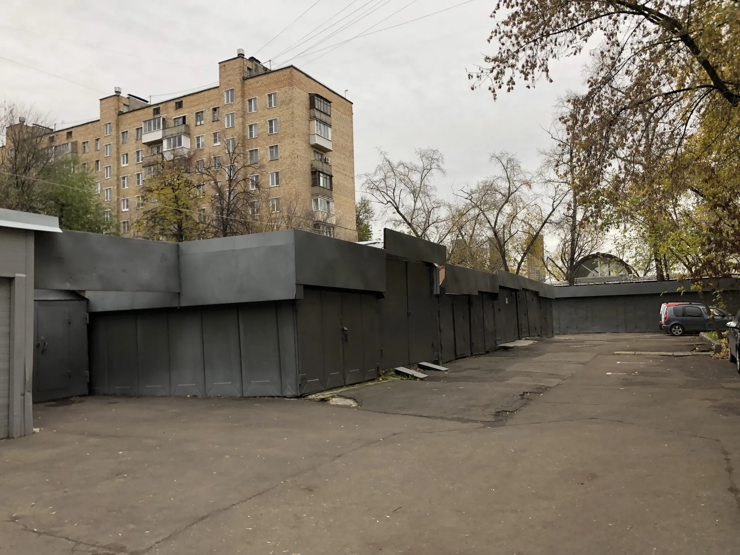 Ряды гаражей во дворе, фото 9