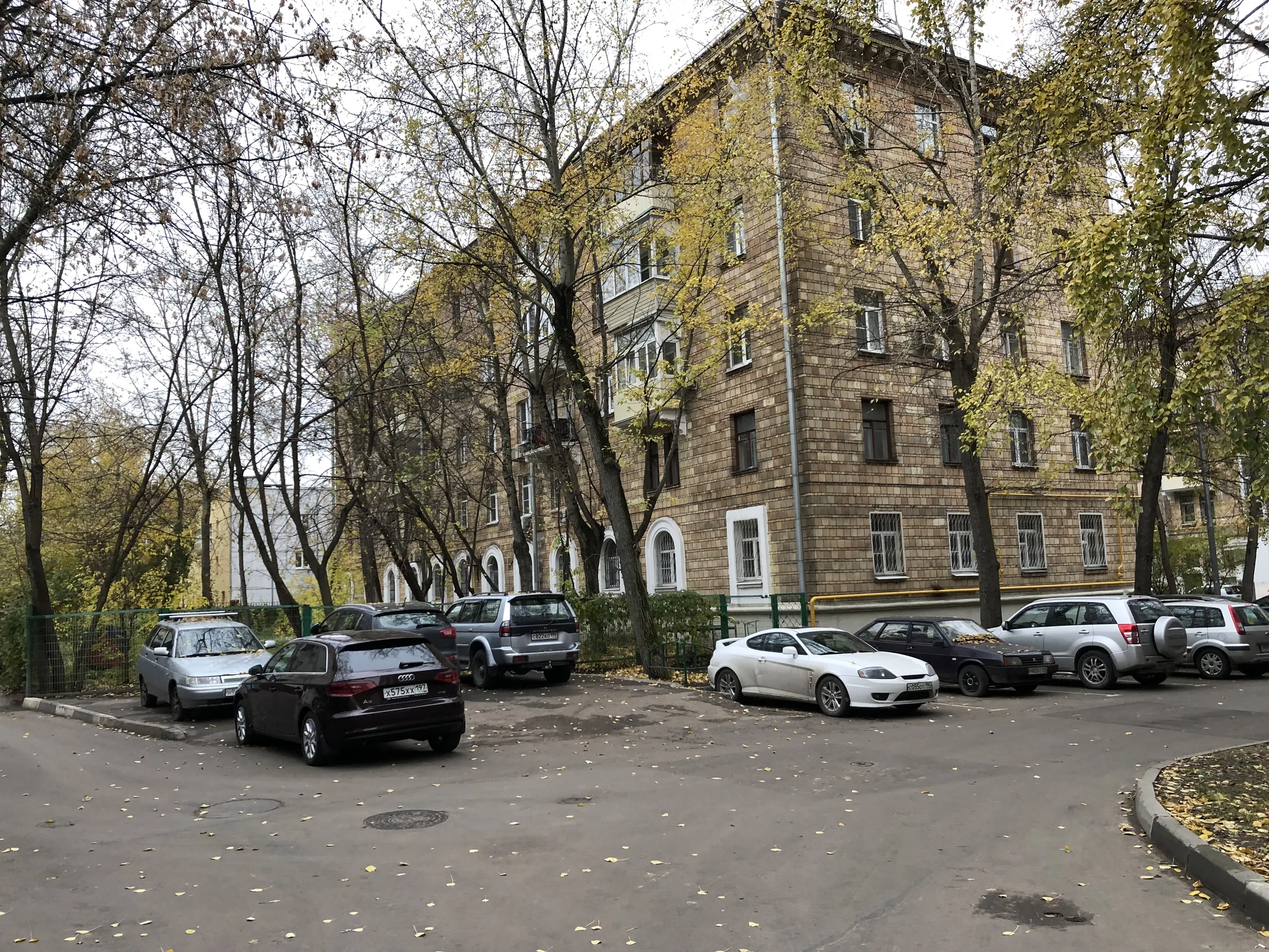 Ряды гаражей во дворе, фото 6