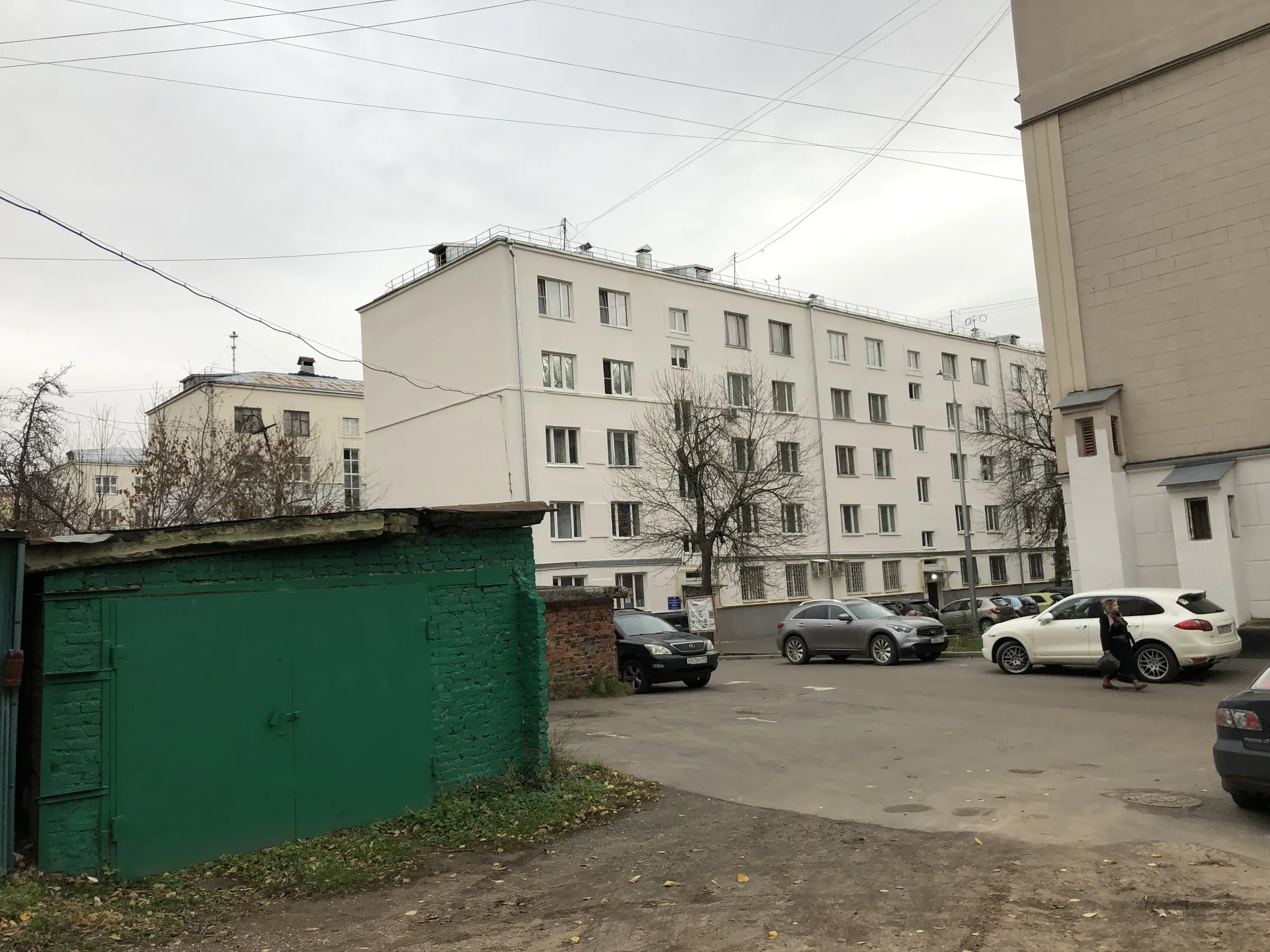 Ряды гаражей во дворе, фото 23