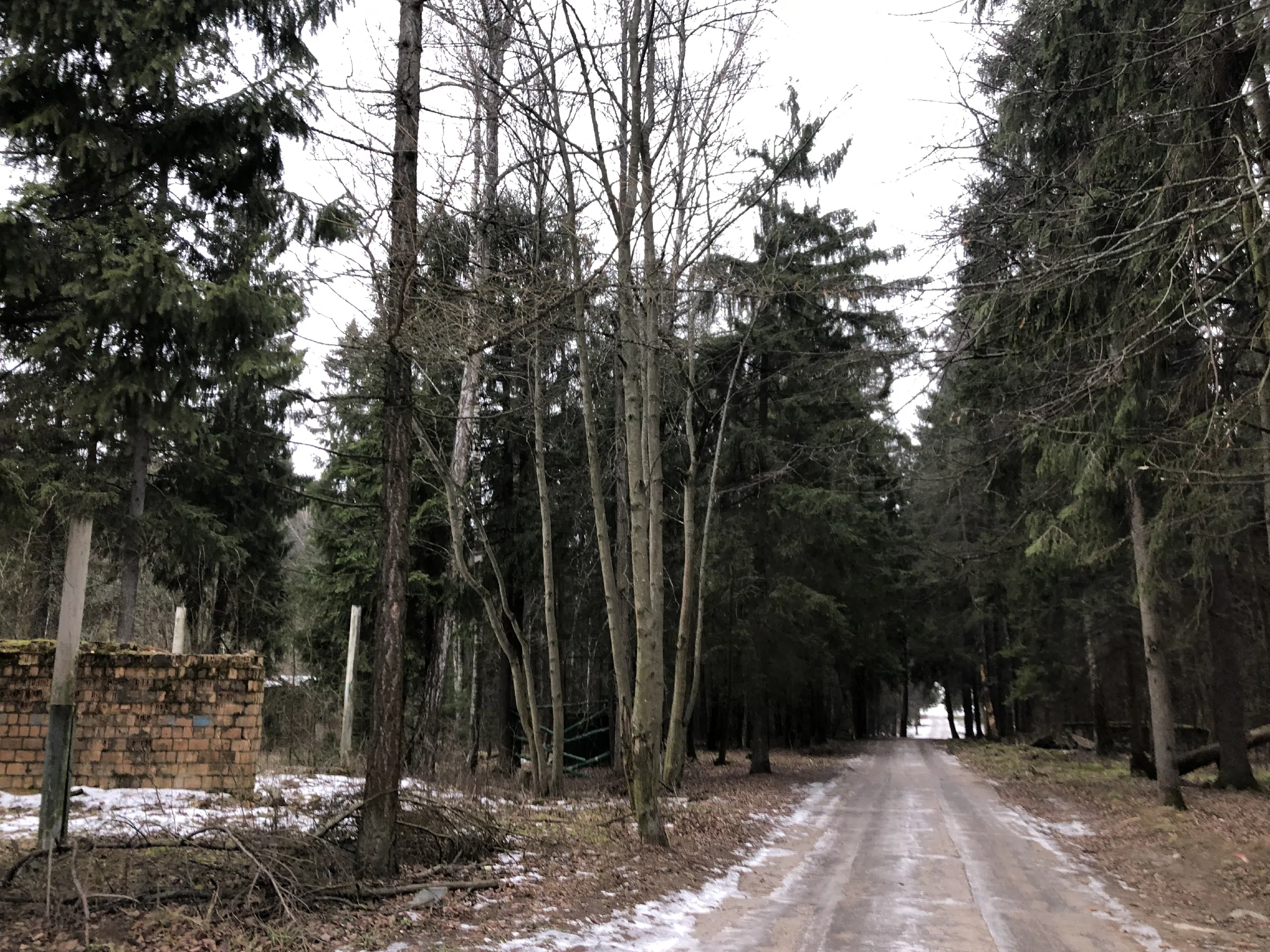 Заброшенная школа с внутренним двором, фото 9