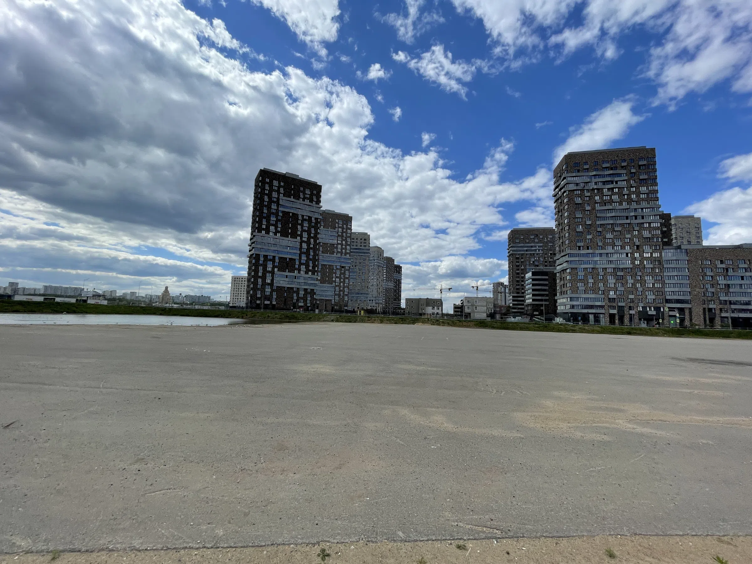 Большая парковка с видом, фото 1