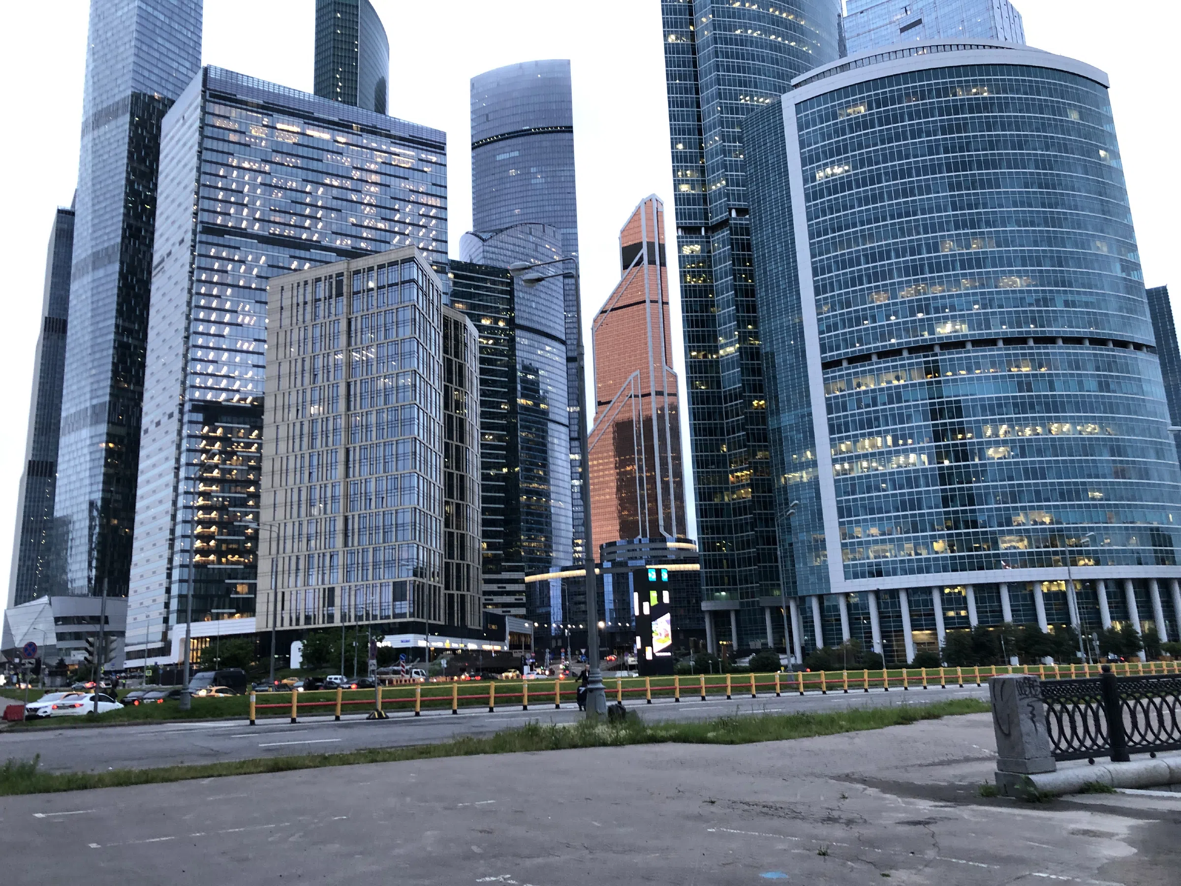 Набережная под мостом, фото 14