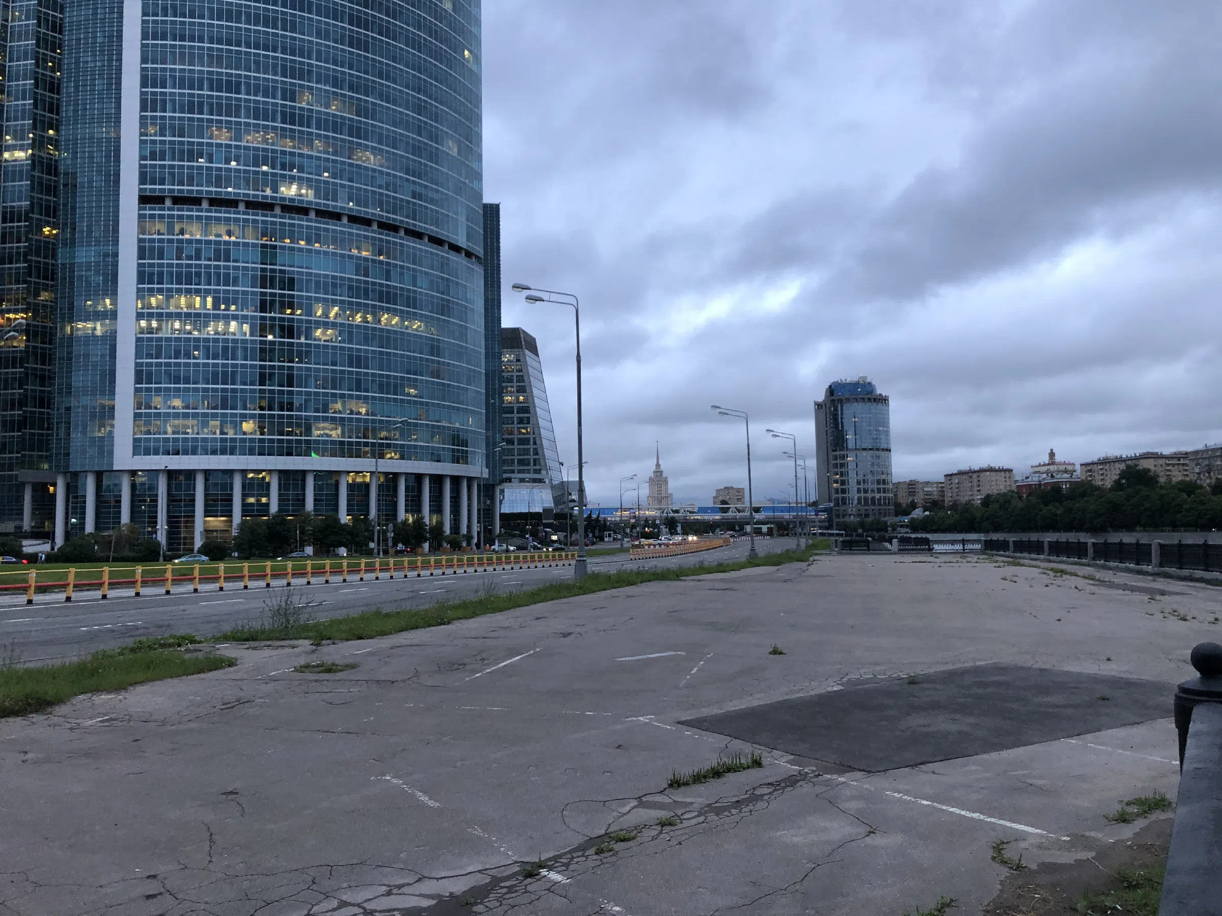 Набережная под мостом, фото 15
