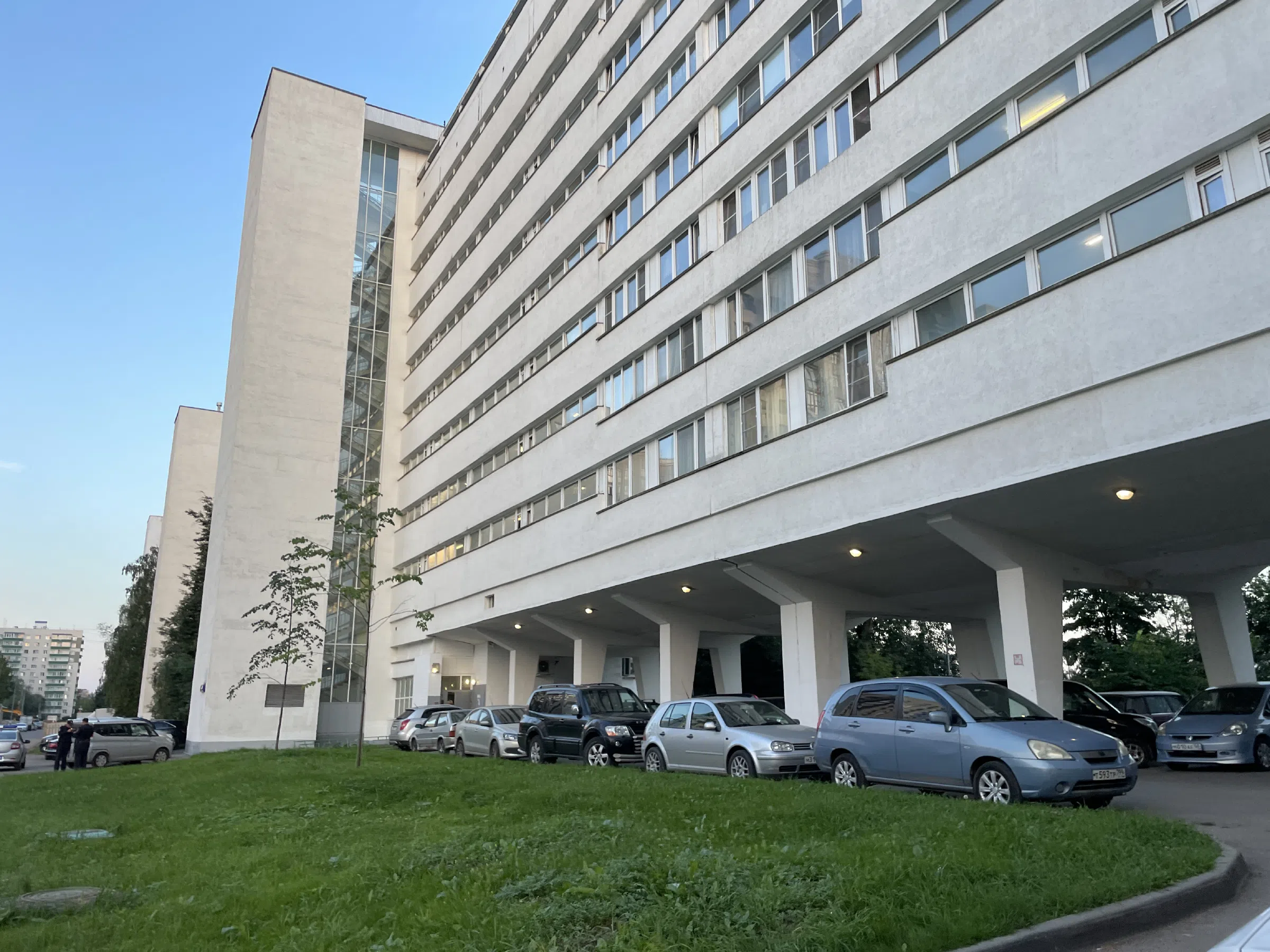 Дом-флейта с паркингом, фото 1