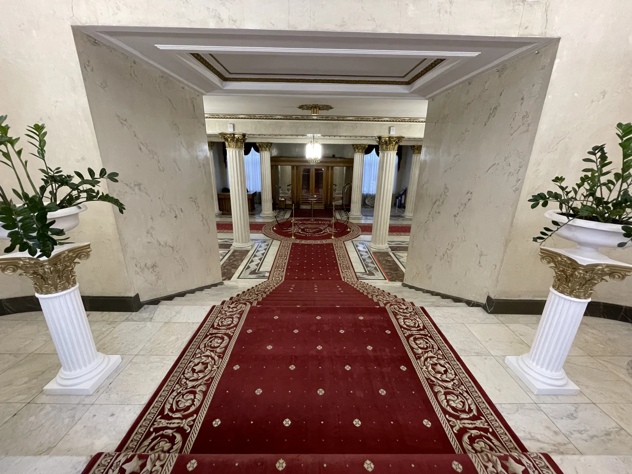 Мраморный зал с коврами, фото 9