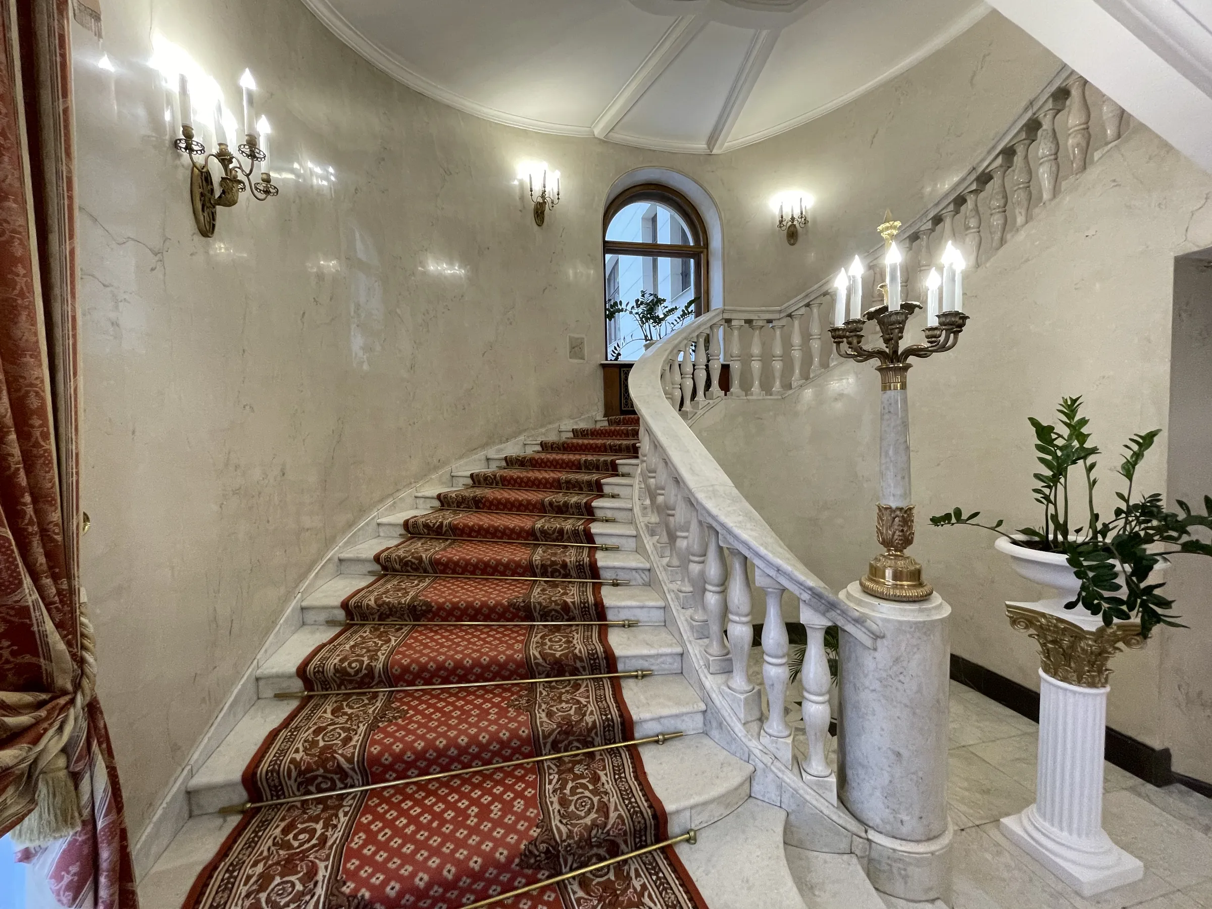 Мраморный зал с коврами, фото 10