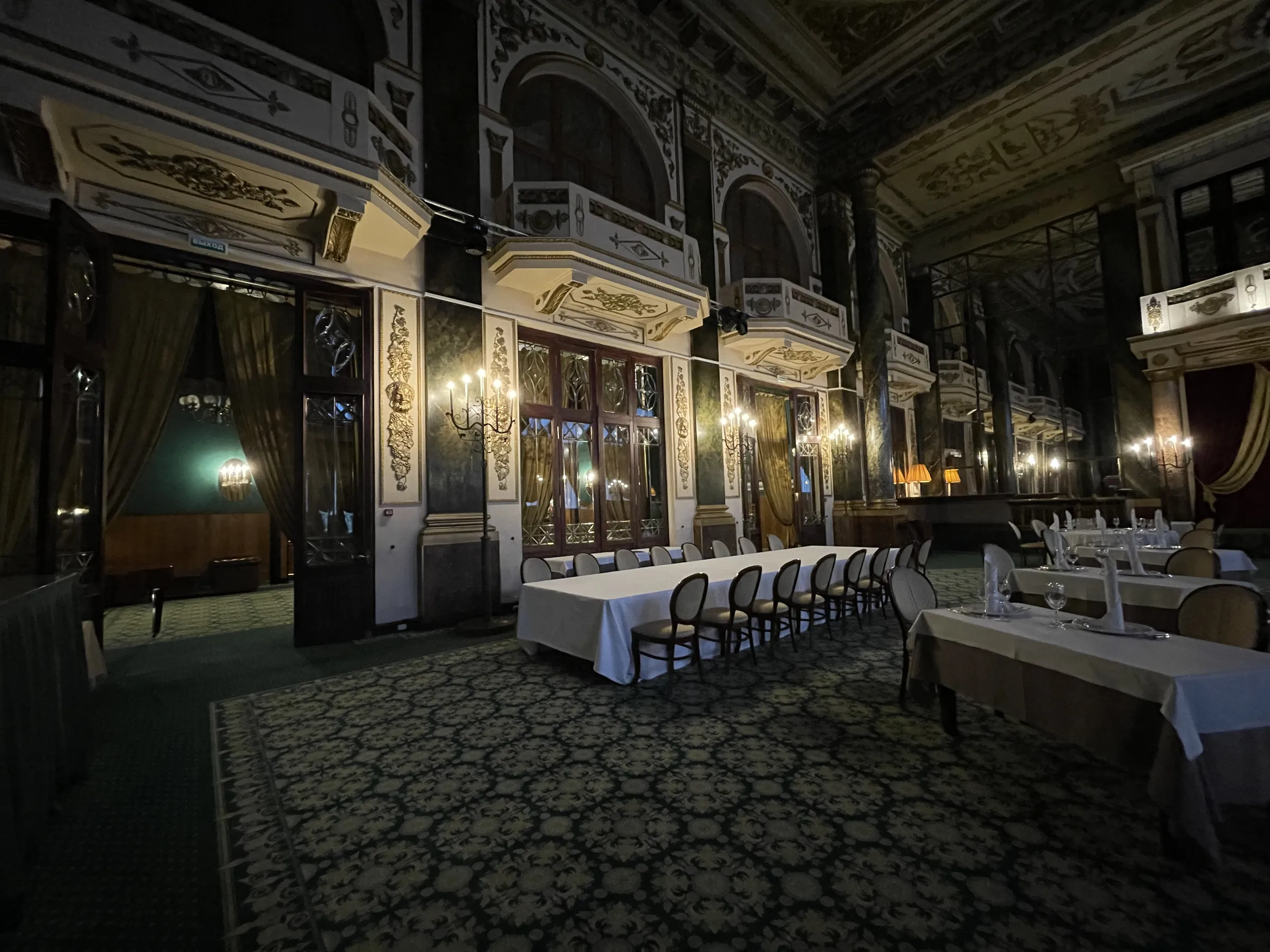 Мраморный зал с коврами, фото 20