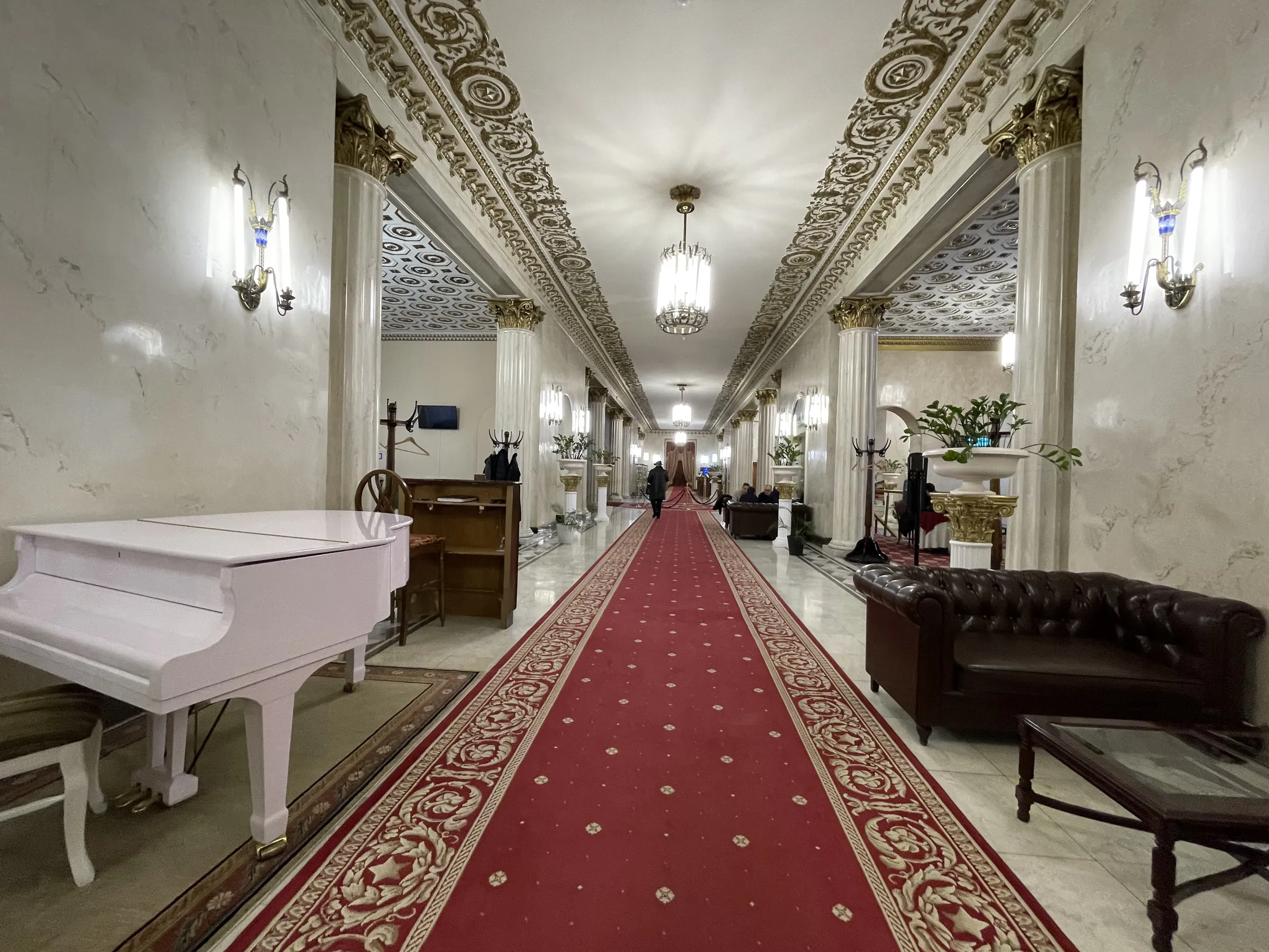Мраморный зал с коврами, фото 11
