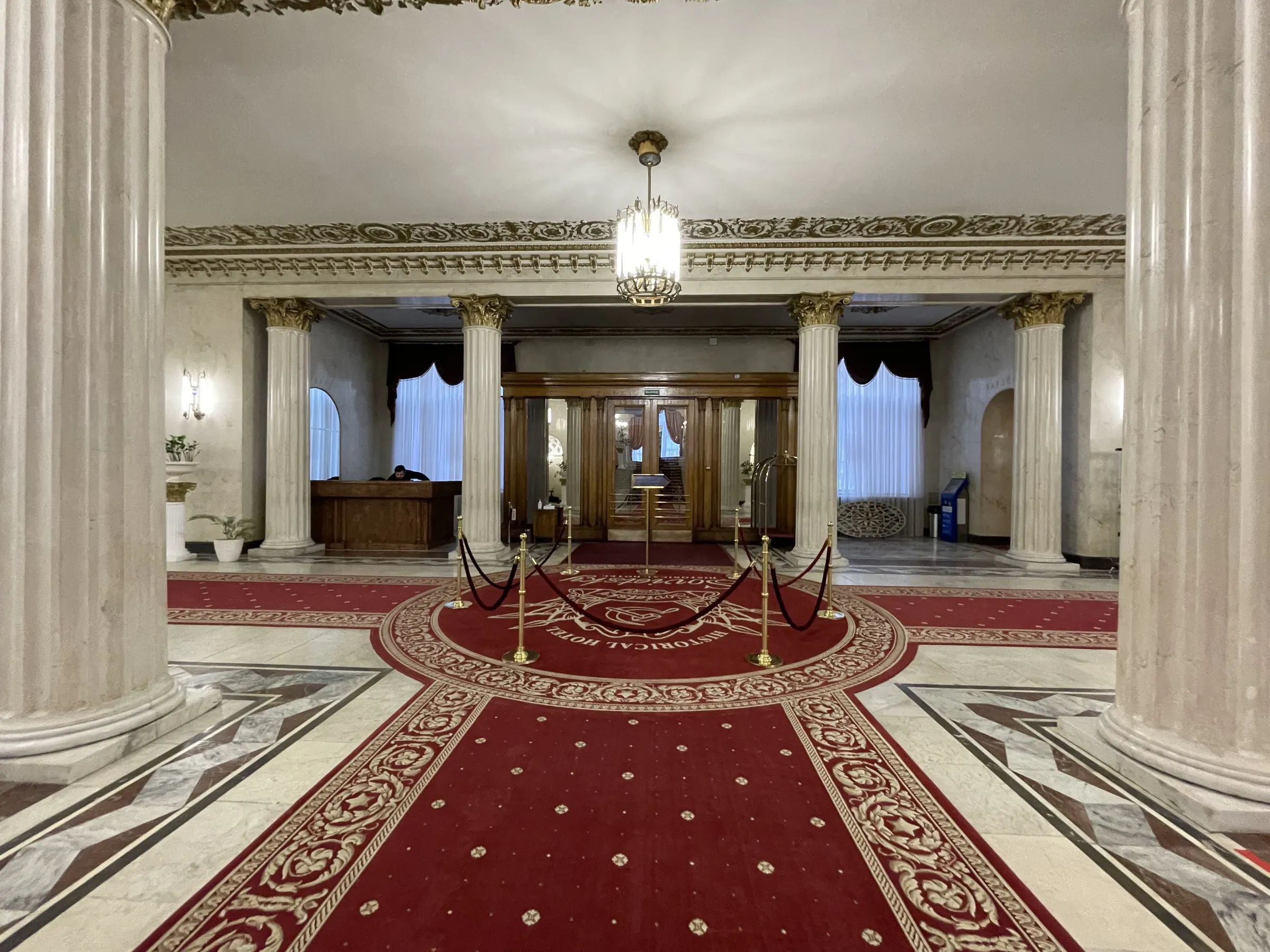 Мраморный зал с коврами, фото 7