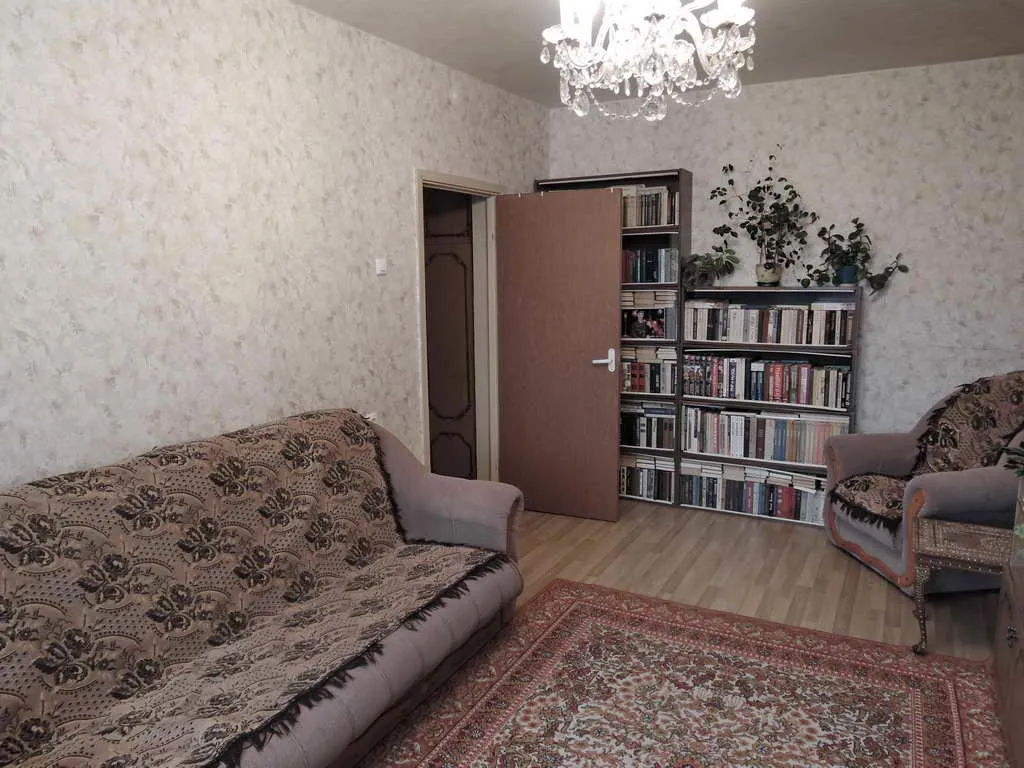 Квартира с коврами на полу, фото 10