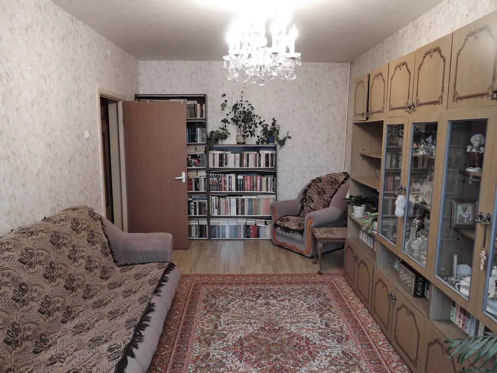 Квартира с коврами на полу, фото 9