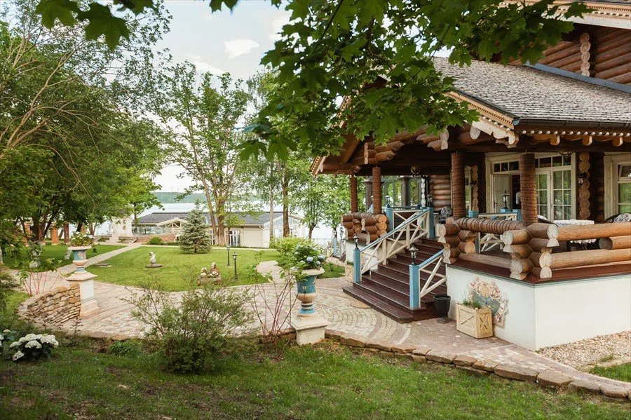 Большой сруб у воды, фото 1