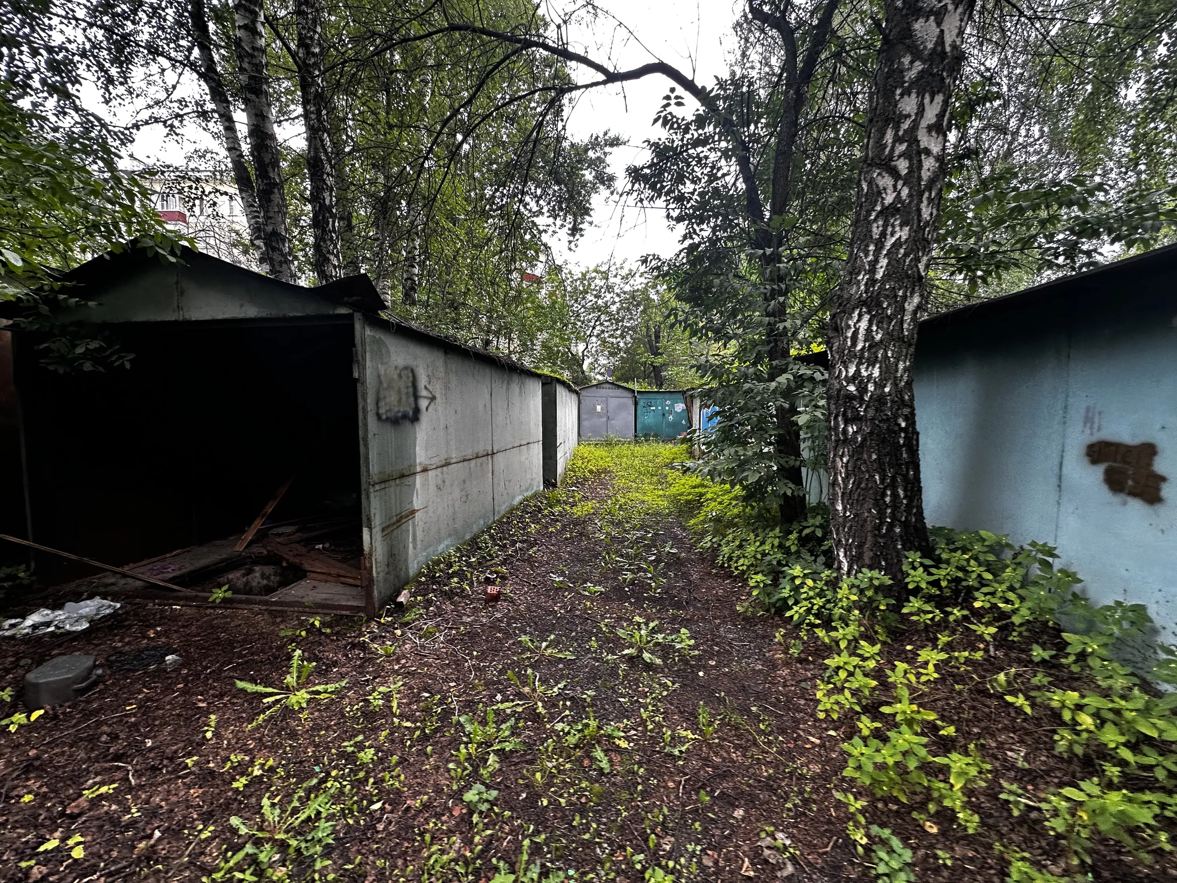 Ряды старых гаражей, фото 14