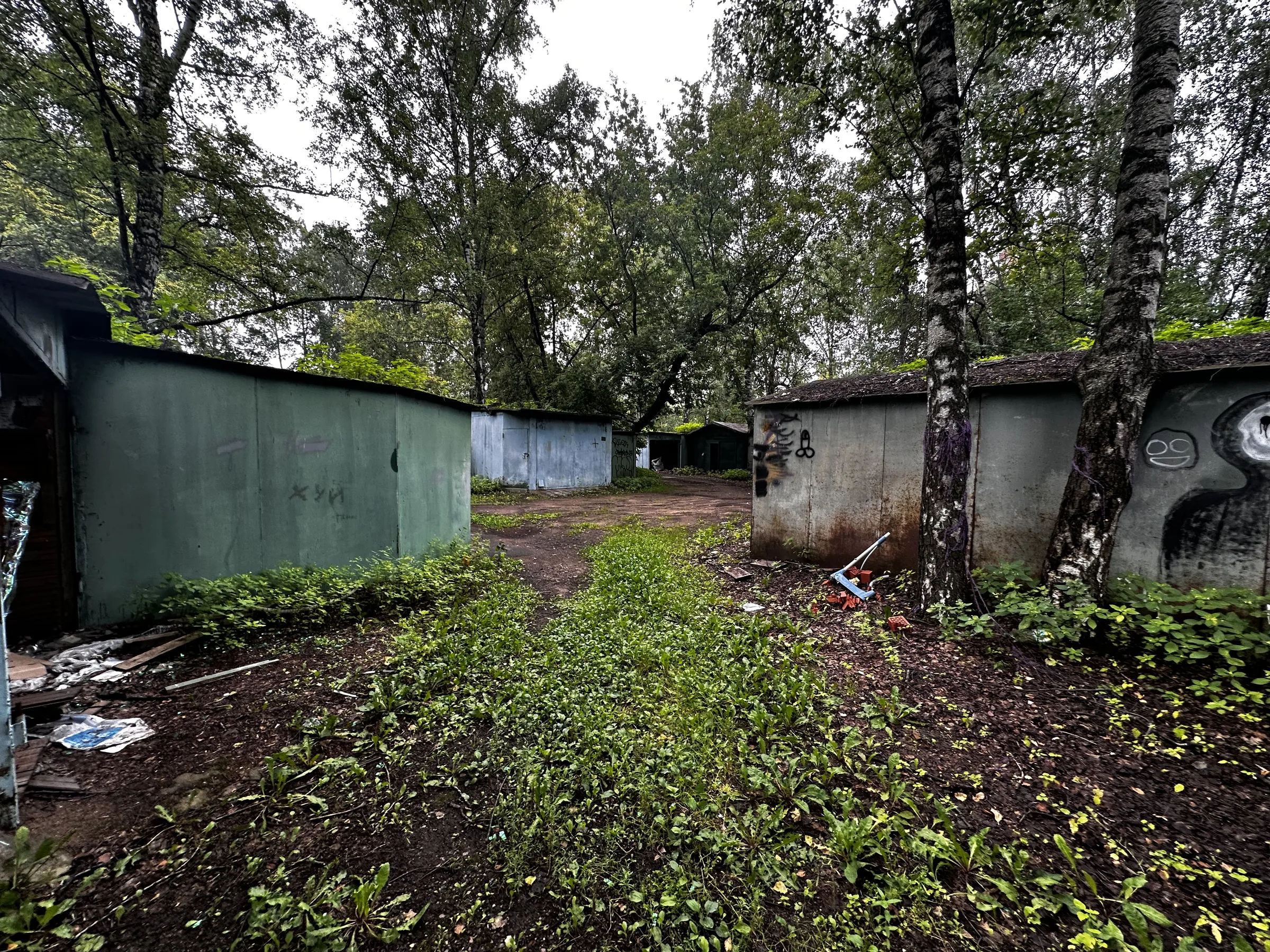 Ряды старых гаражей, фото 15
