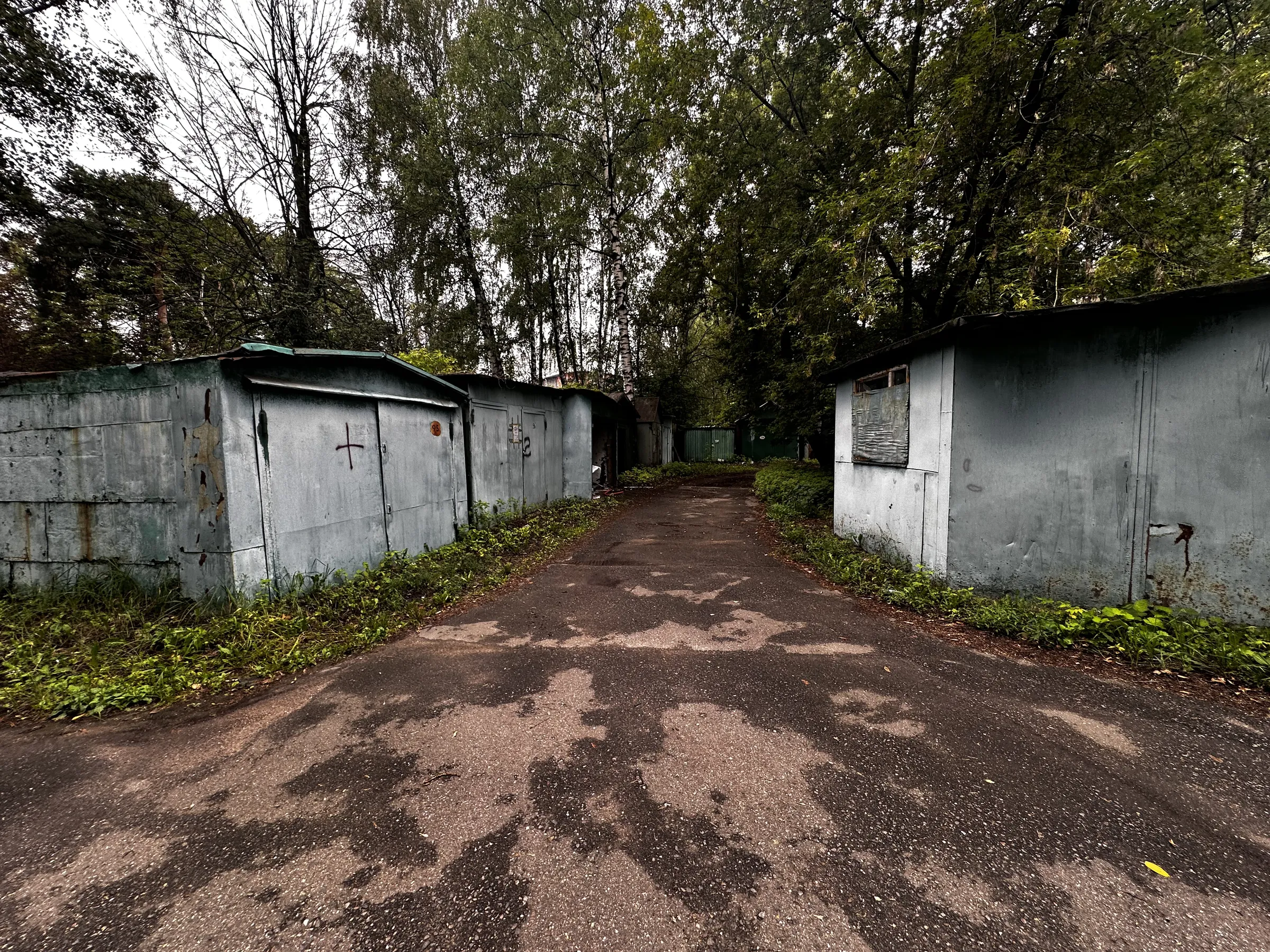 Ряды старых гаражей, фото 12