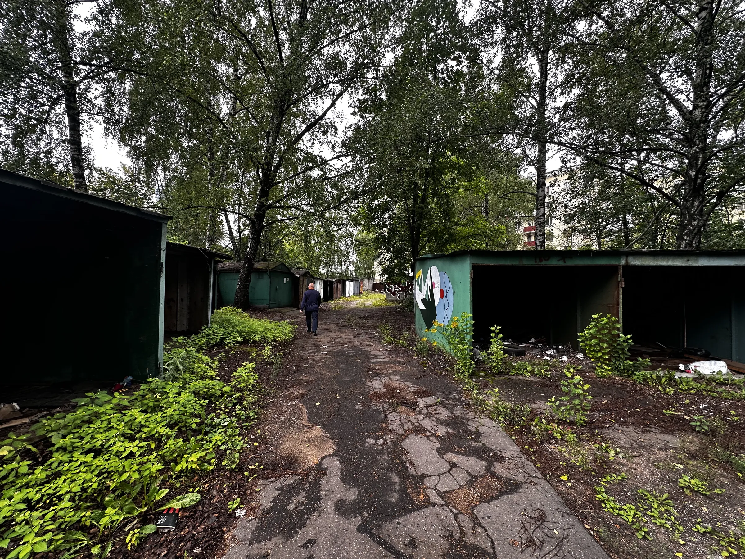Ряды старых гаражей, фото 19