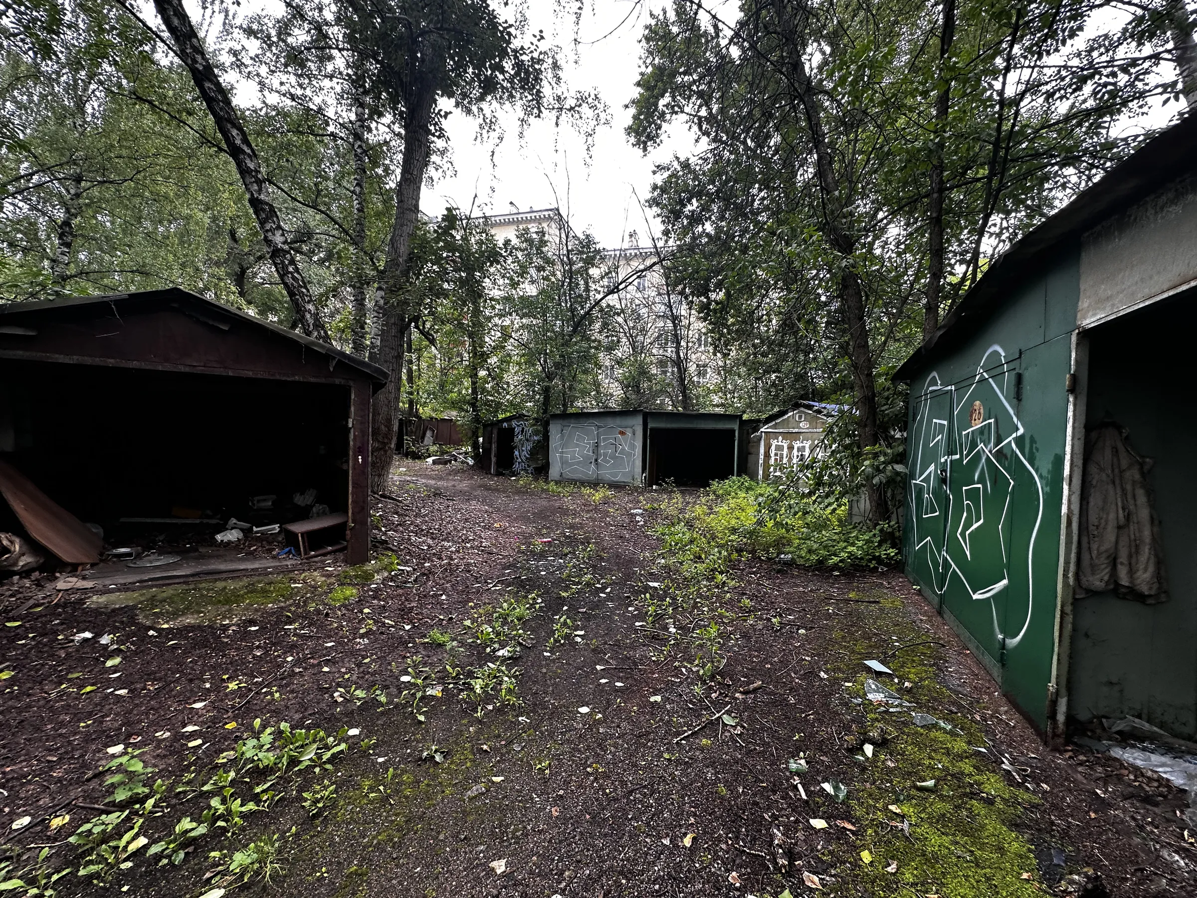 Ряды старых гаражей, фото 16