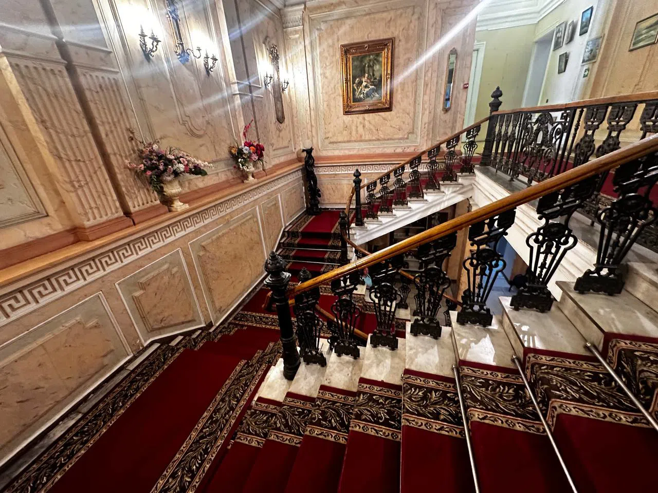 Парадная лестница с дорожкой, фото 14