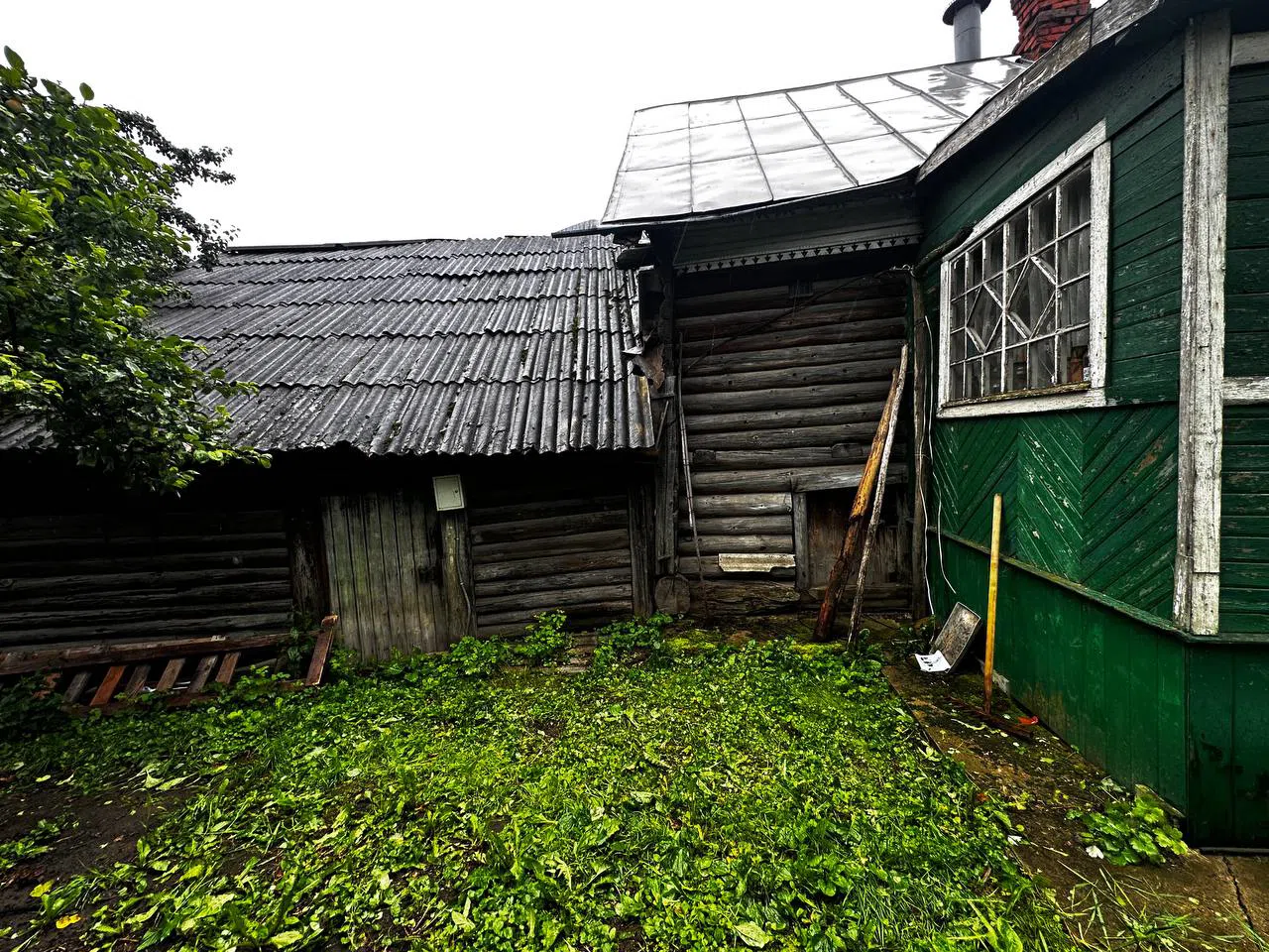 Деревянная дача с резными наличниками, фото 23