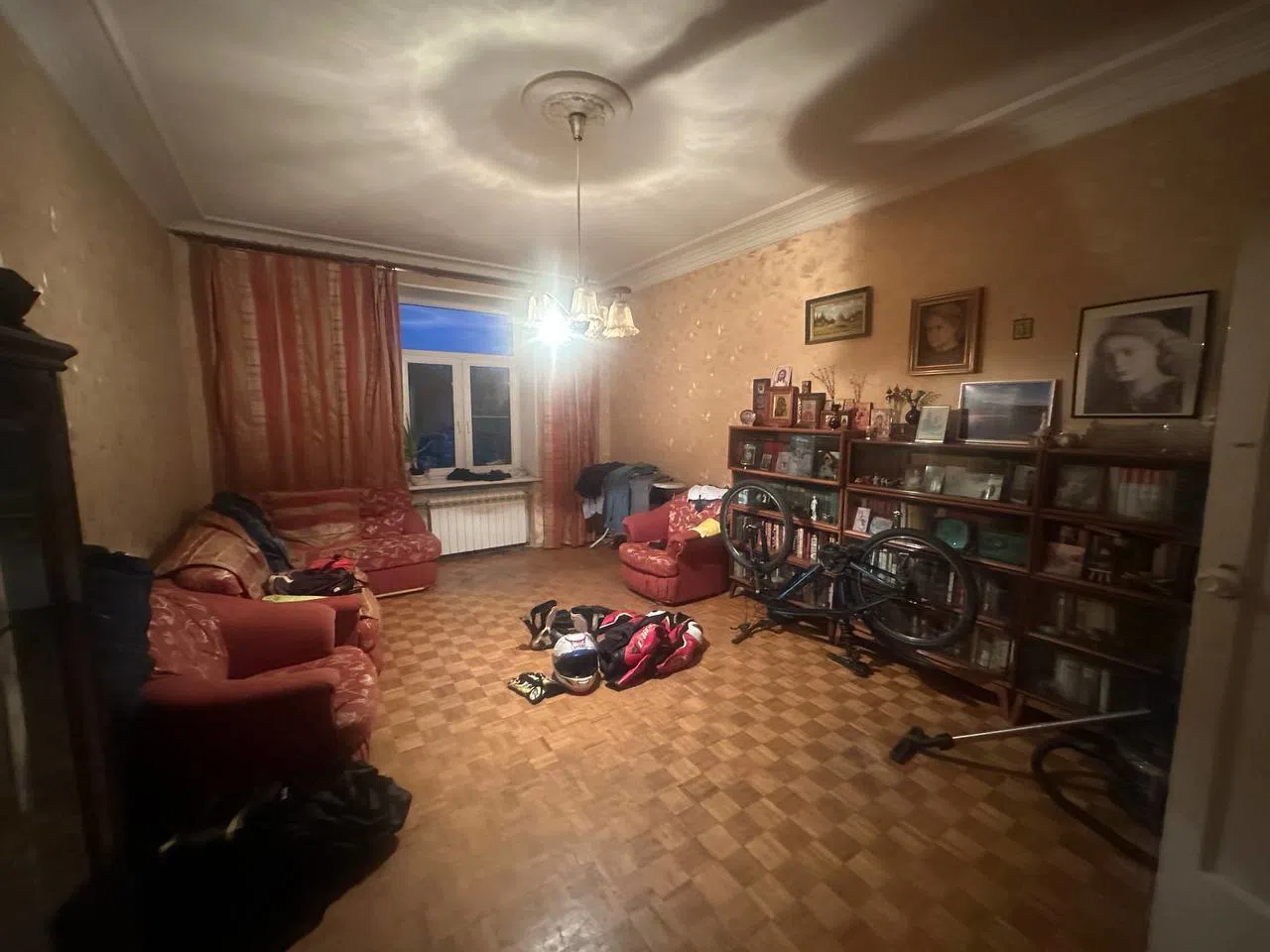 Квартира с лепниной и коврами, фото 15