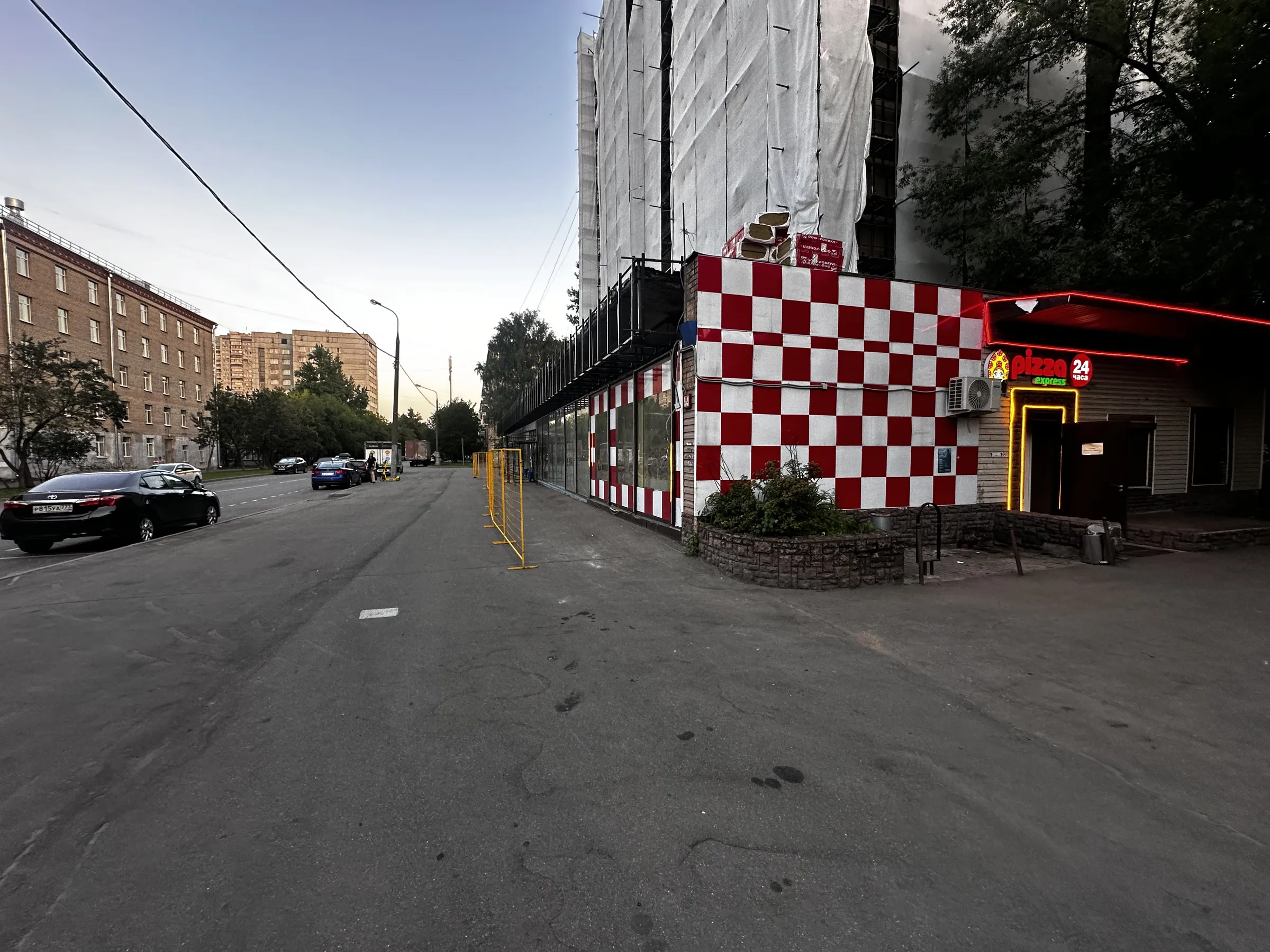 Кафе в красно-белых тонах, фото 7