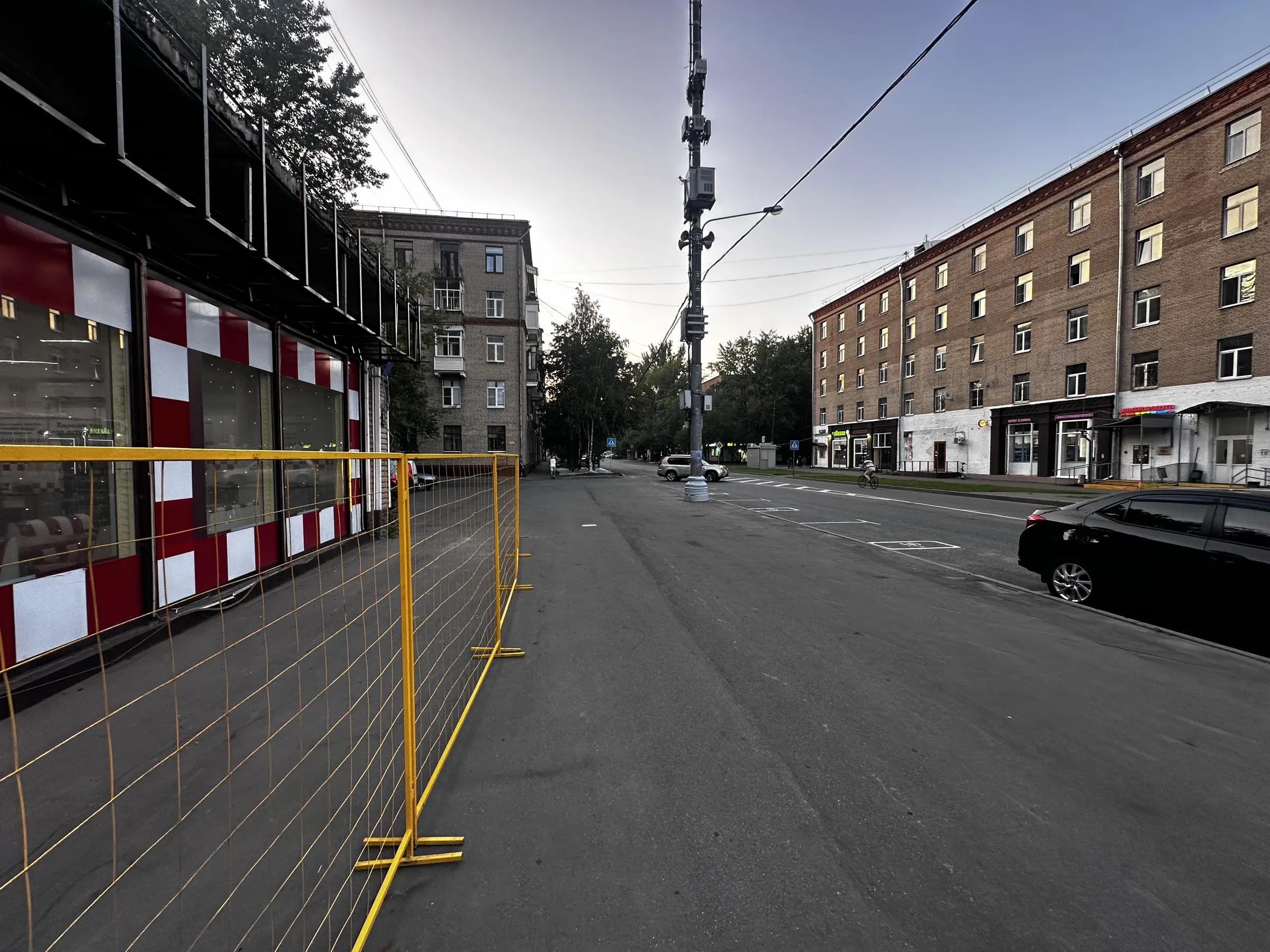 Кафе в красно-белых тонах, фото 8