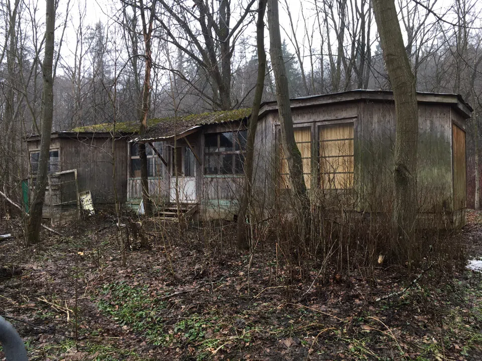 Заброшенная база у реки, фото 14