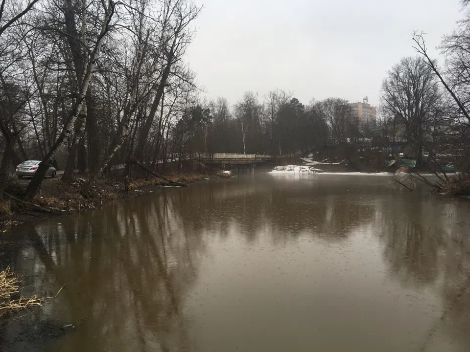 Заброшенная база у реки, фото 3