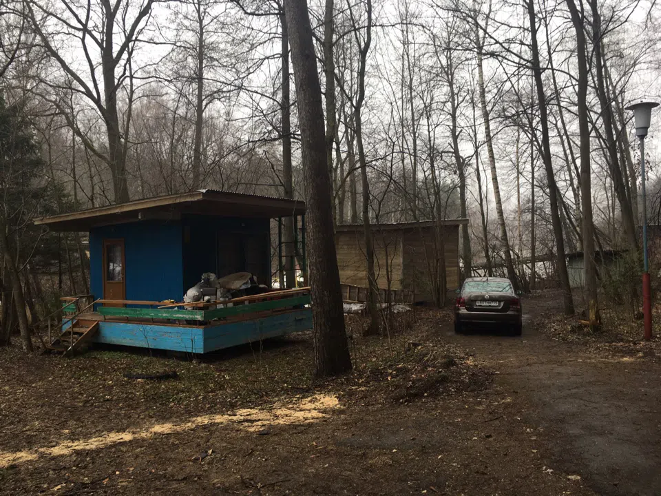 Заброшенная база у реки, фото 5