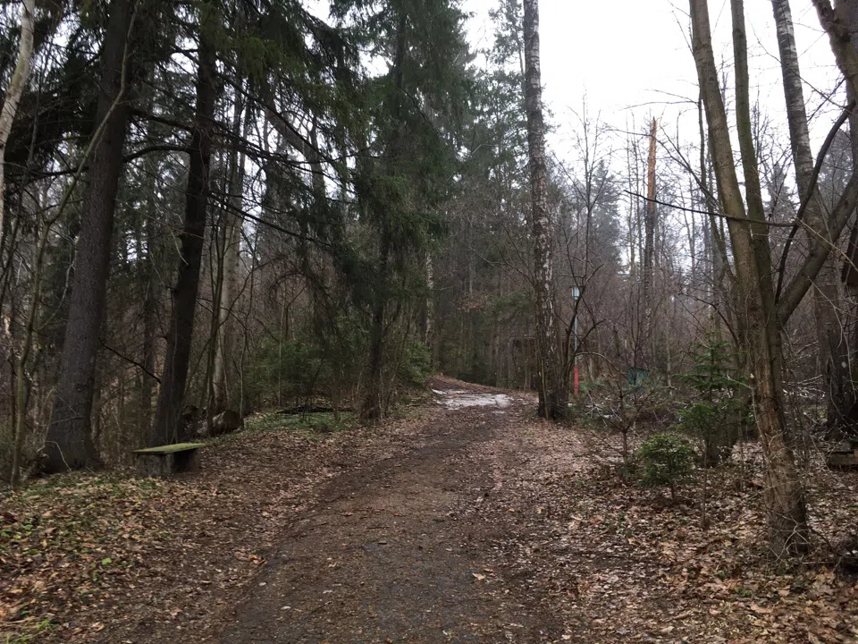 Заброшенная база у реки, фото 18